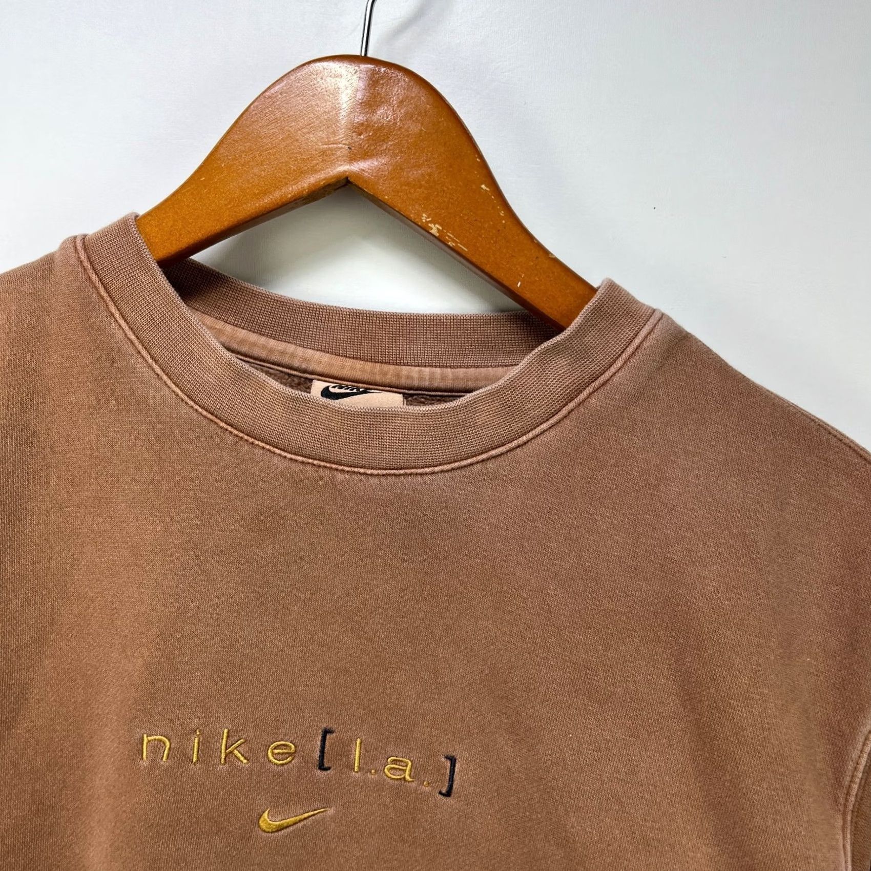 Nike VINTAGE Nike LA Swoosh Sweatshirt S Mens Brown 90s Logo Pullover Crew Neck Long Sleeve Cotton Sweatshirt Size US S / EU 44-46 / 1 - 3 Thumbnail