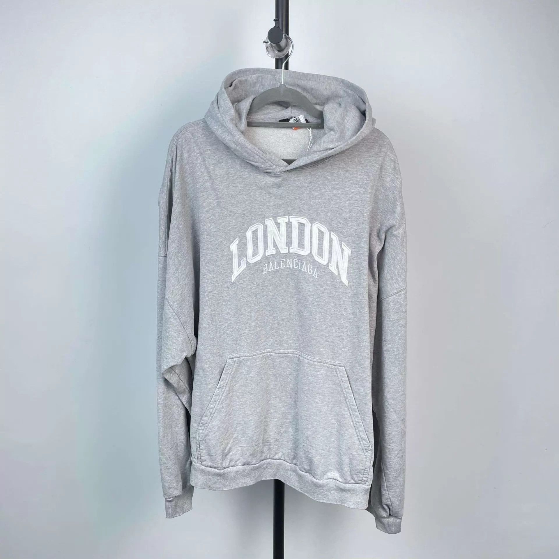 Balenciaga Balenciaga 95 New Casual Logo Sweatshirt 3 Size US L / EU 52-54 / 3 - 1 Thumbnail