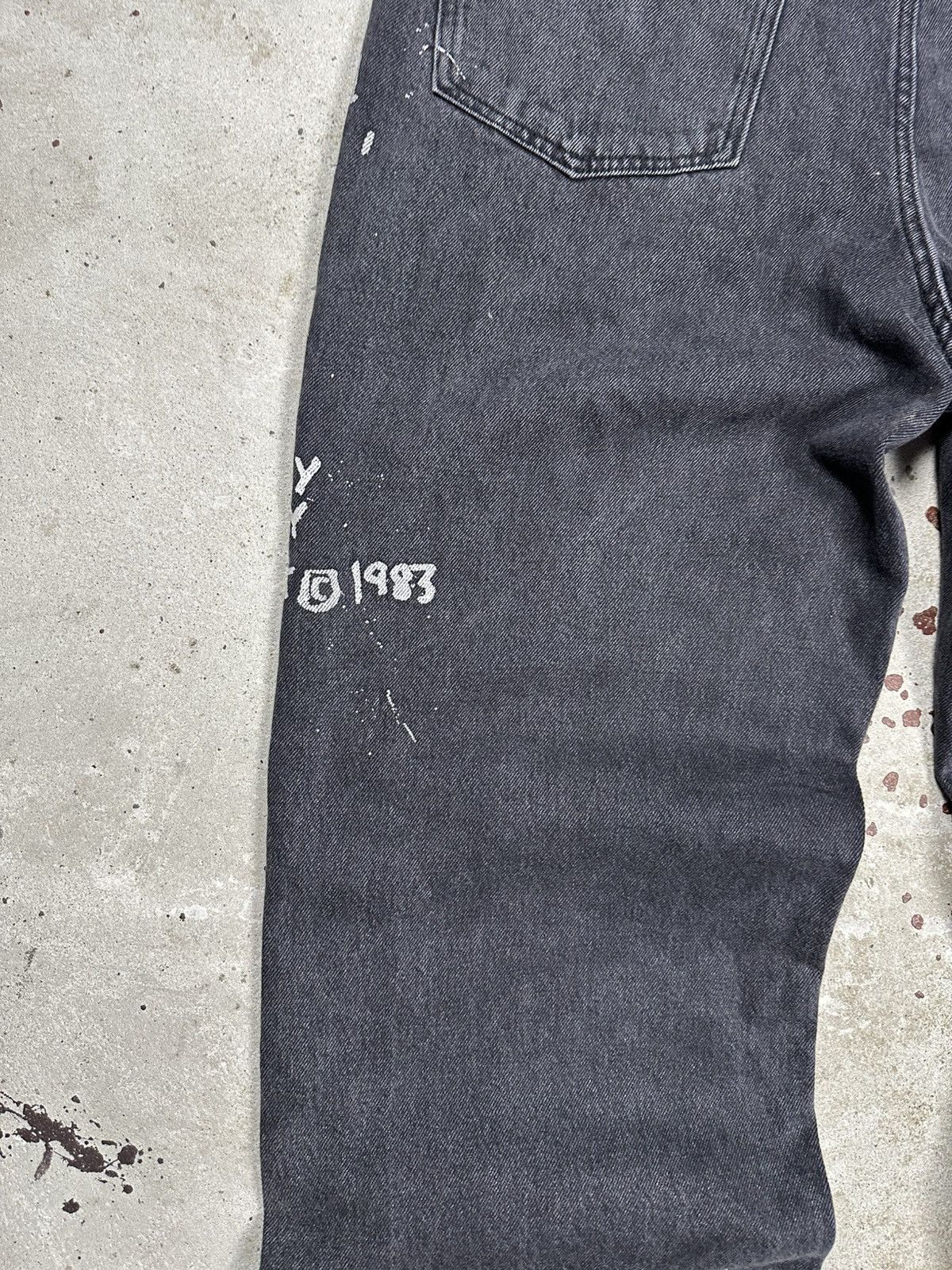 H&M × Jean-Michel Basquiat × Who Decides War H&M x Jean-Michel Basquiat Baggy Denim Pants Jeans Print Size US 36 / EU 52 - 12 Thumbnail