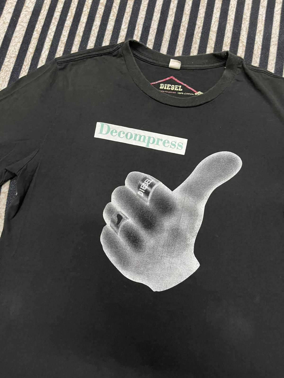 Diesel 2000s DIESEL BIG HAND DESIGN DECOMPRESS Size US S / EU 44-46 / 1 - 6 Thumbnail
