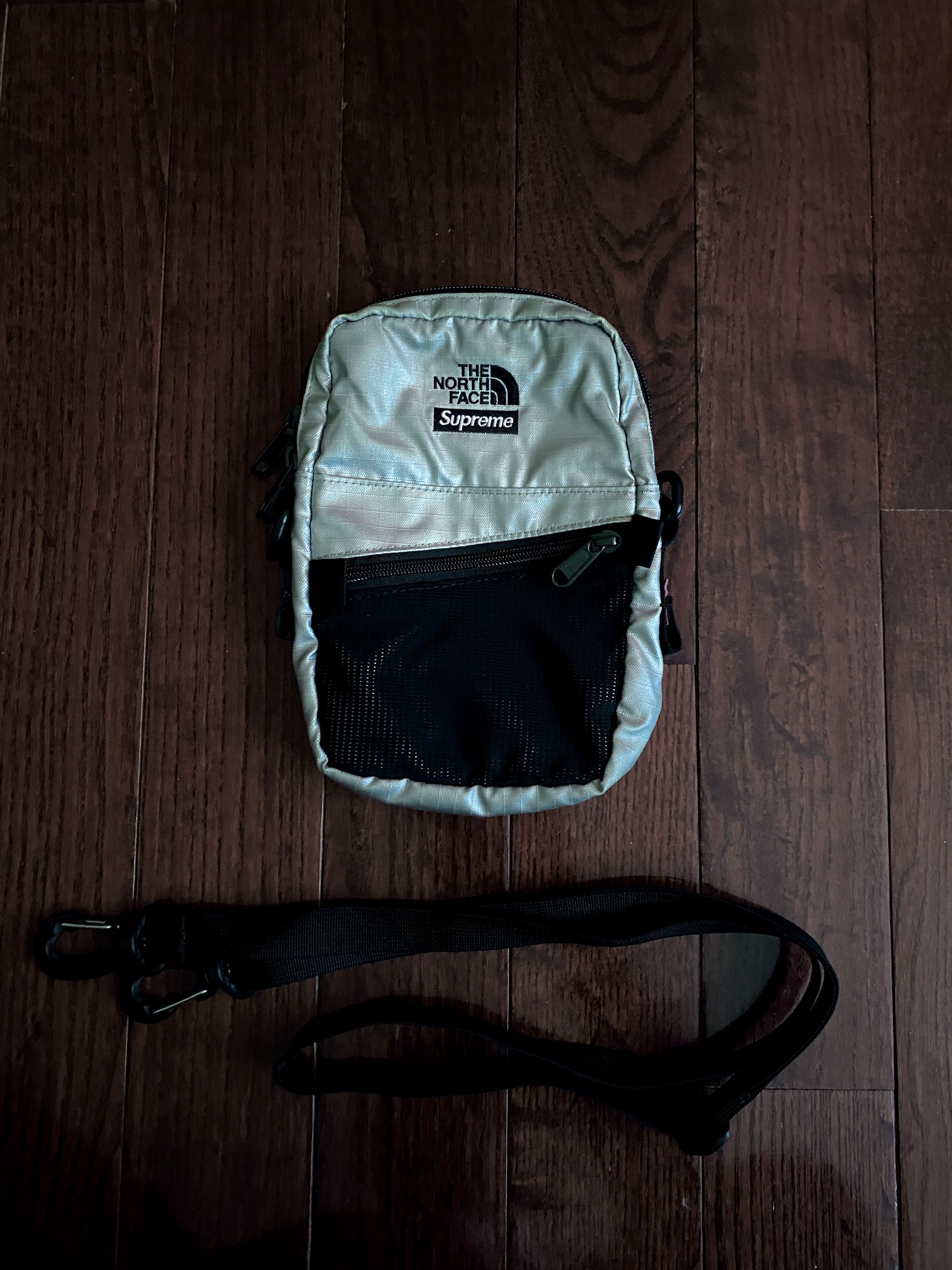 Supreme × The North Face Metallic Shoulder Bag SS18 Size ONE SIZE - 1 Thumbnail