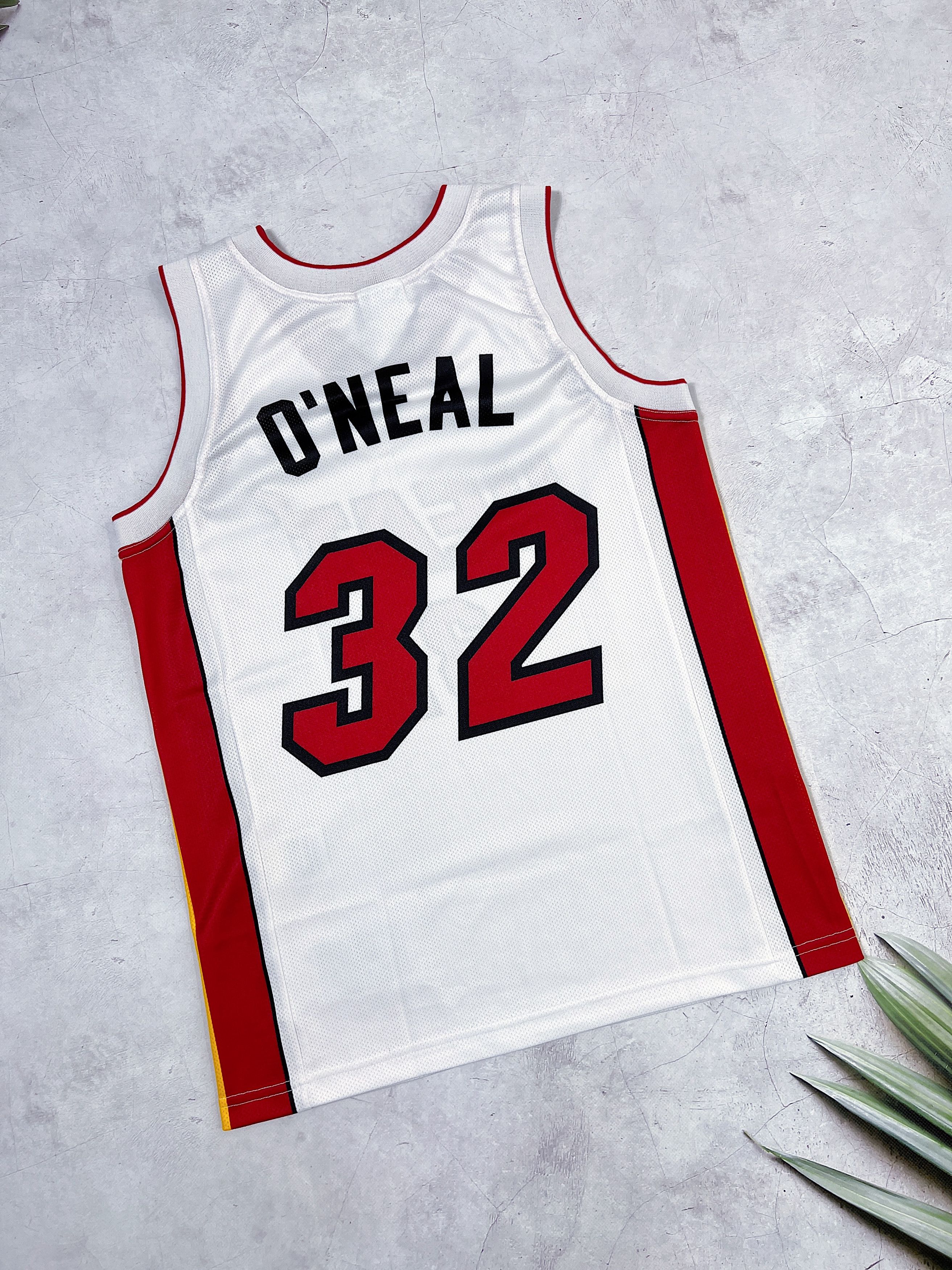 Champion × NBA × Vintage Vintage Miami Heat NBA Jersey #32 O'Neal Size US S / EU 44-46 / 1 - 7 Thumbnail
