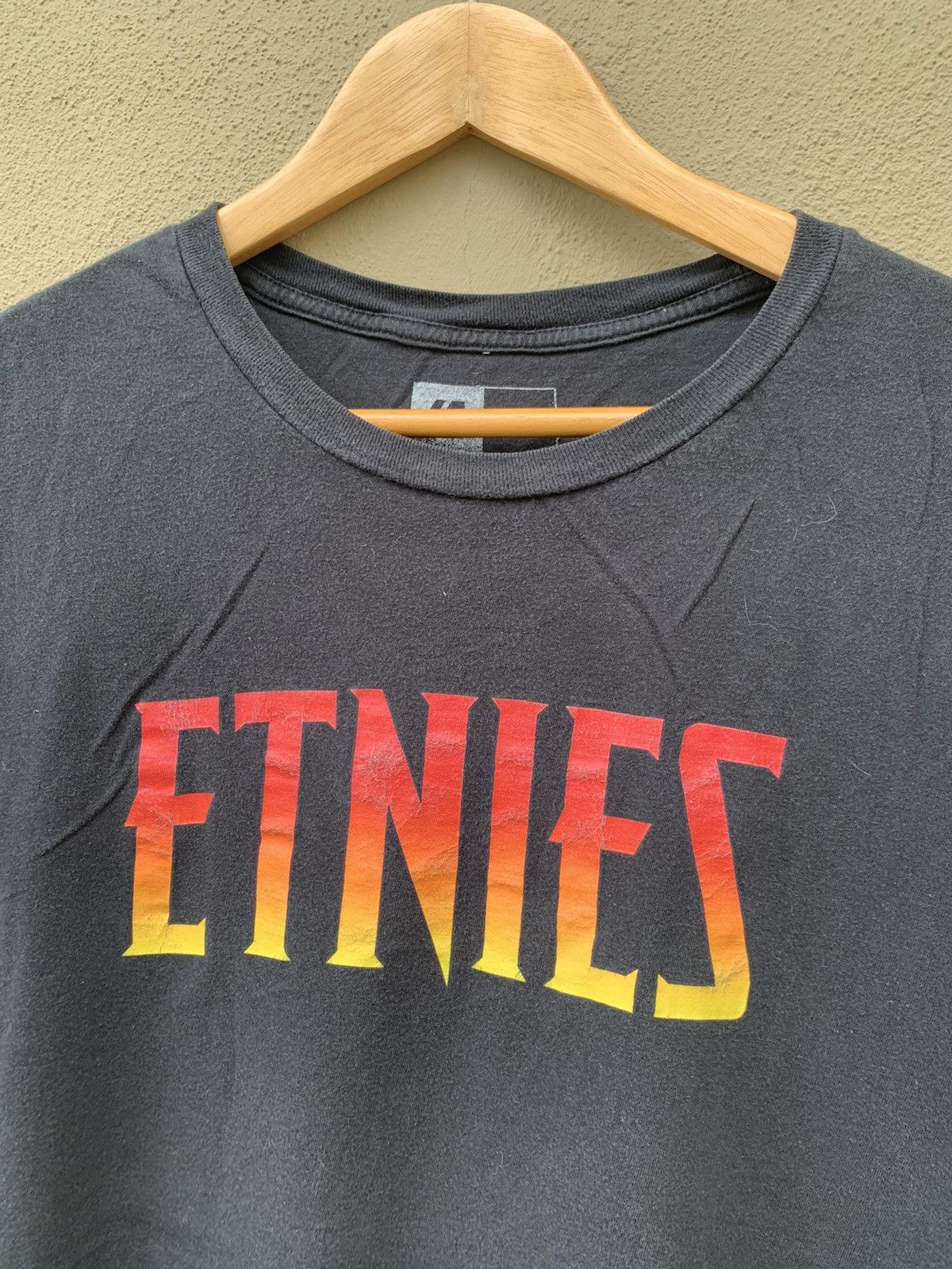 Etnies Thrashed Faded Ethies Skateboard Sleeveless Oversized Tshirt Size US XXL / EU 58 / 5 - 3 Thumbnail