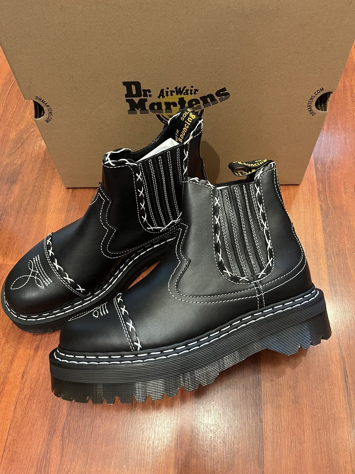 Dr. Martens 2976 GOTHIC AMERICANA PLATFORM CHELSEA Size US 5 / EU 37 - 4 Thumbnail