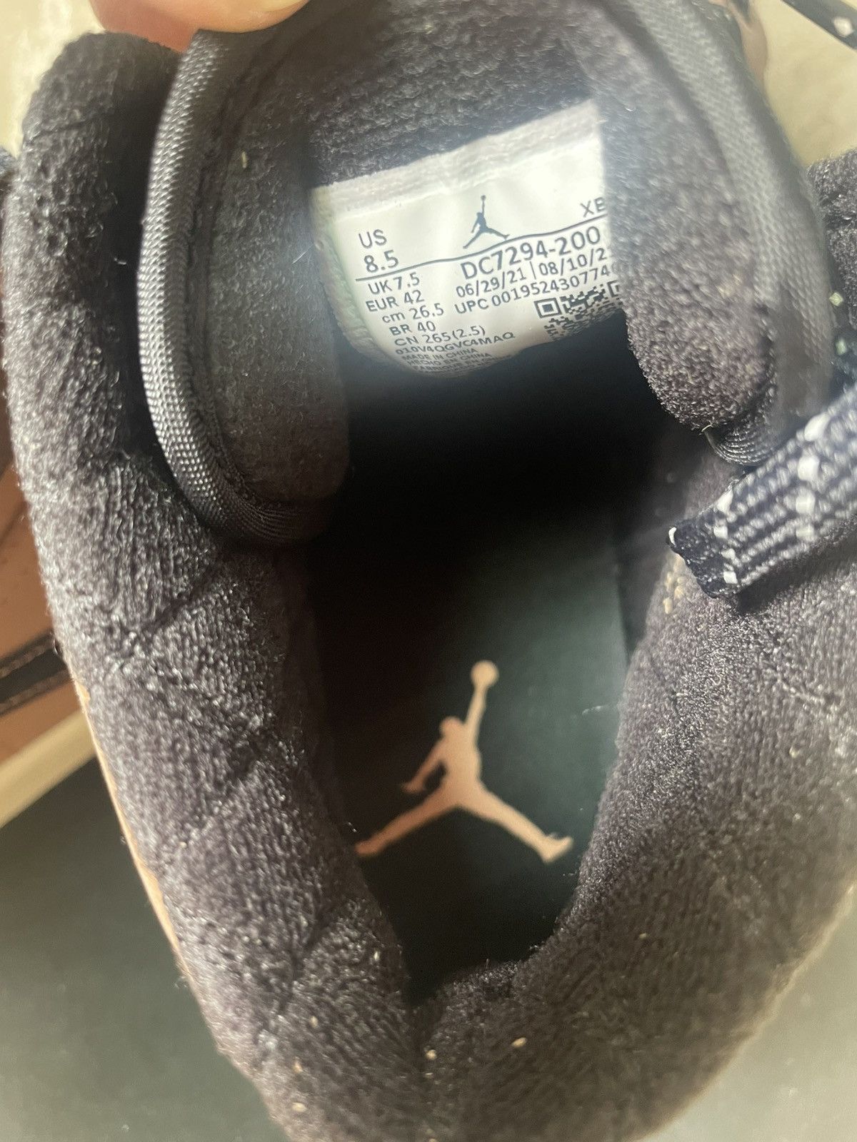 Nike Nike AJ 1 Mid Top Sneakers BNIB Size US 8.5 / EU 41-42 - 5 Thumbnail