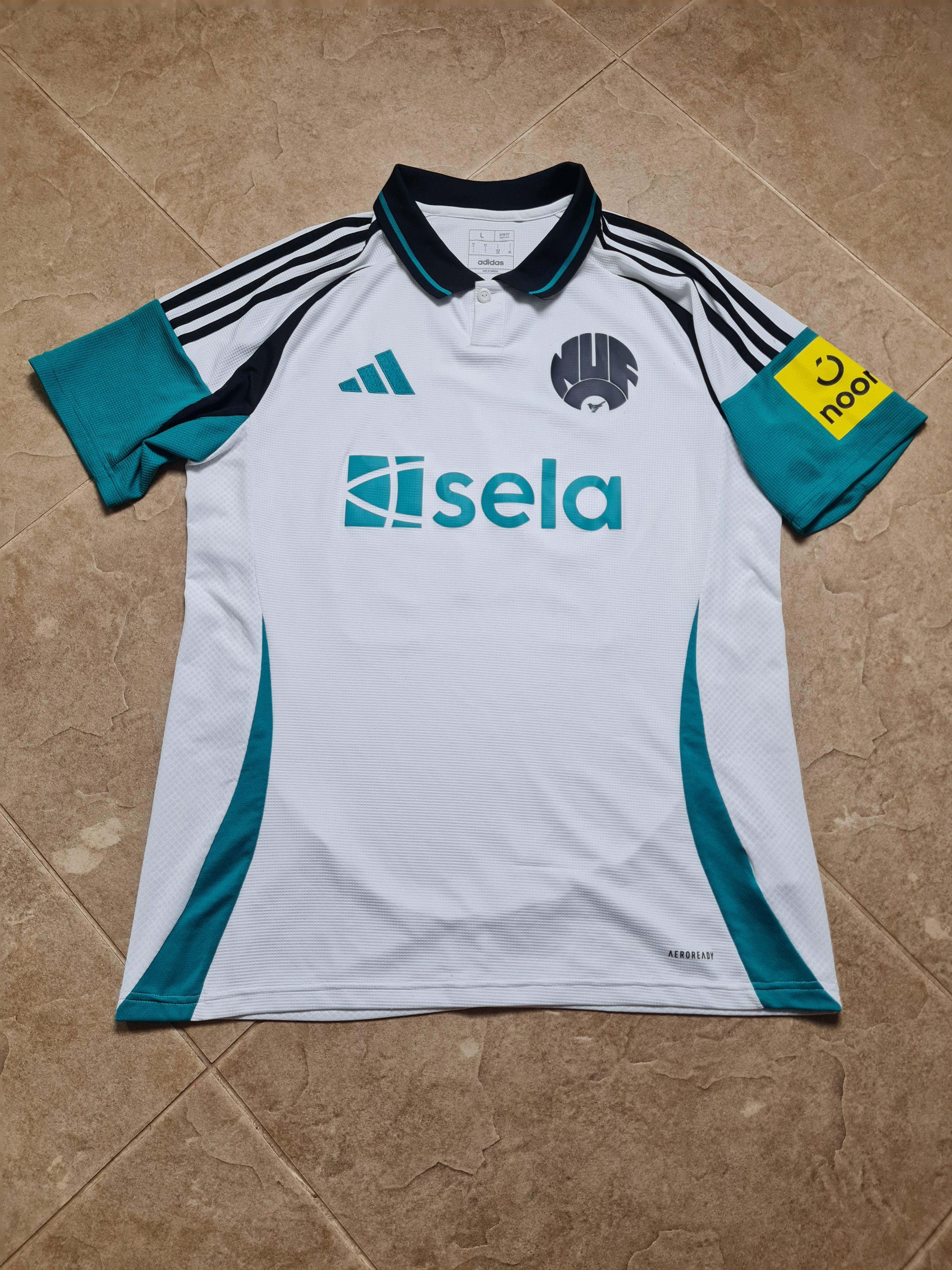 Adidas Adidas Newcastle United 24/25 Third Authentic ISAK #14 Size US L / EU 52-54 / 3 - 5 Thumbnail