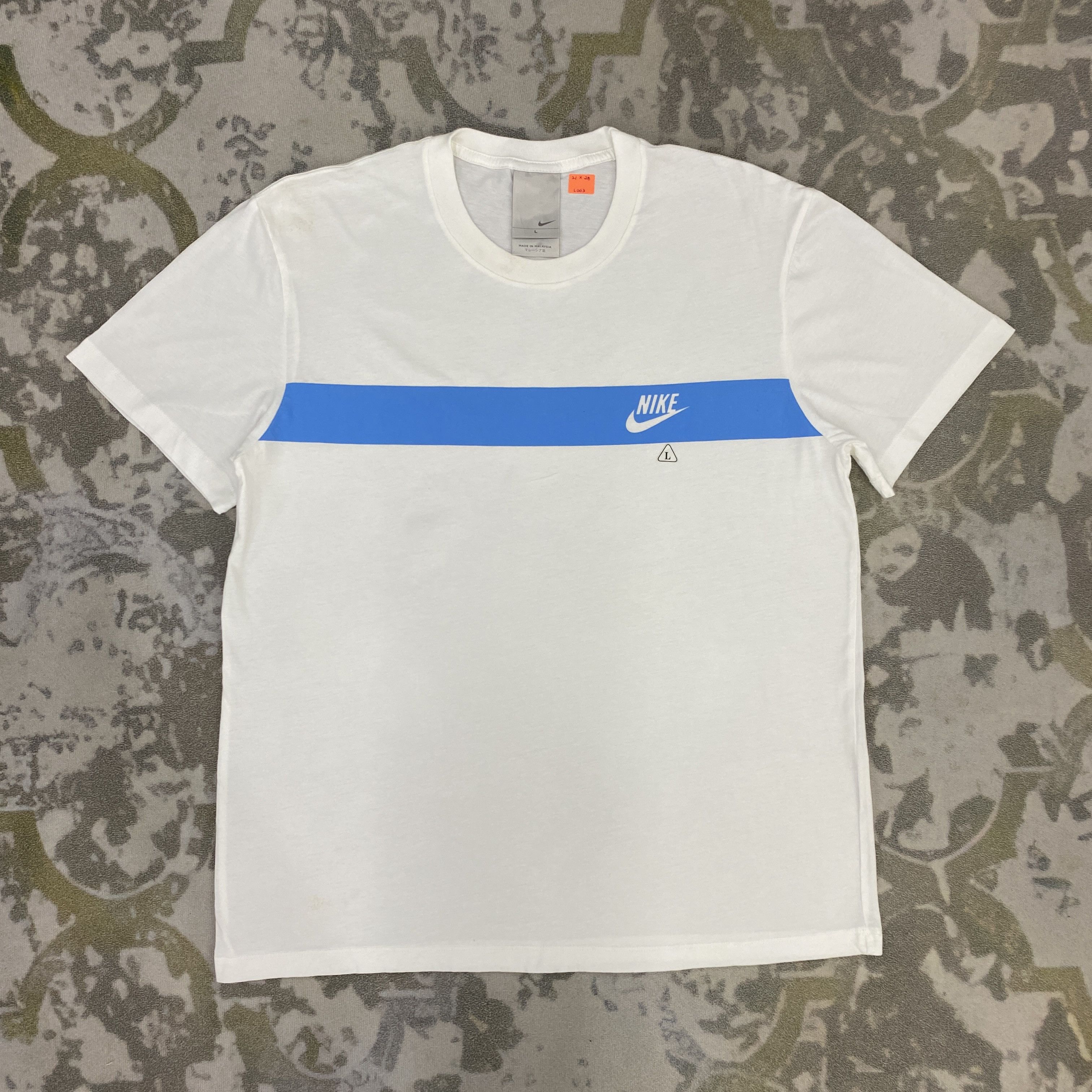 Nike Vintage Nike Small Logo T-Shirt - L003 Size US M / EU 48-50 / 2 - 1 Thumbnail