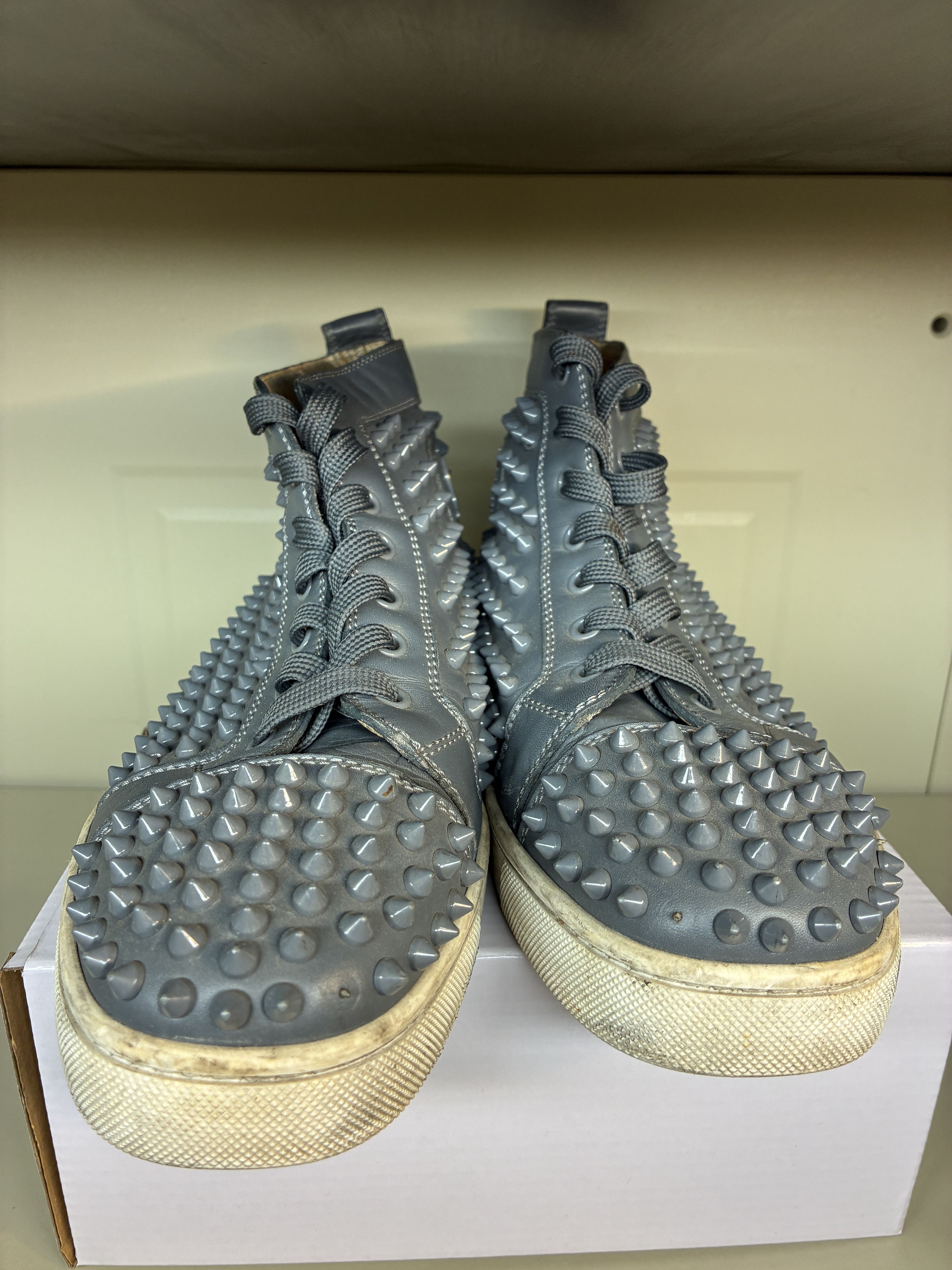 Christian Louboutin CHRISTIAN LOUBOUTIN HIGH TOP LOUIS FLAT SPIKES GRAY SQUALE Size US 9 / EU 42 - 4 Thumbnail