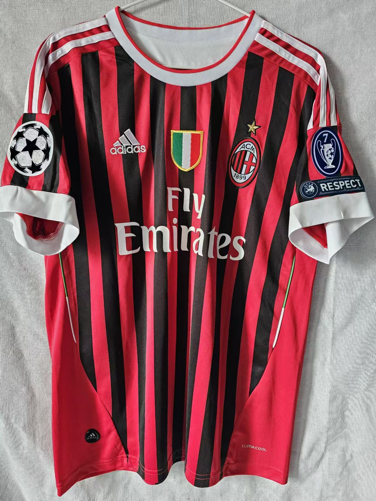 Other 2011 2012 AC Milan #11 Ibrahimović Jersey Home Size US L / EU 52-54 / 3 - 2 Thumbnail
