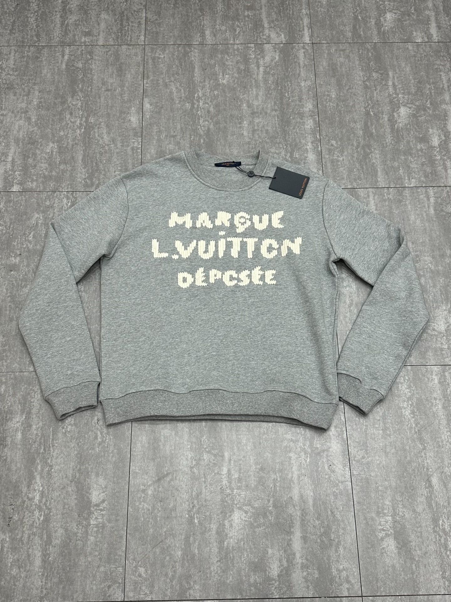 Louis Vuitton Louis Vuitton Gray Sweater l Men Size US L / EU 52-54 / 3 - 1 Thumbnail