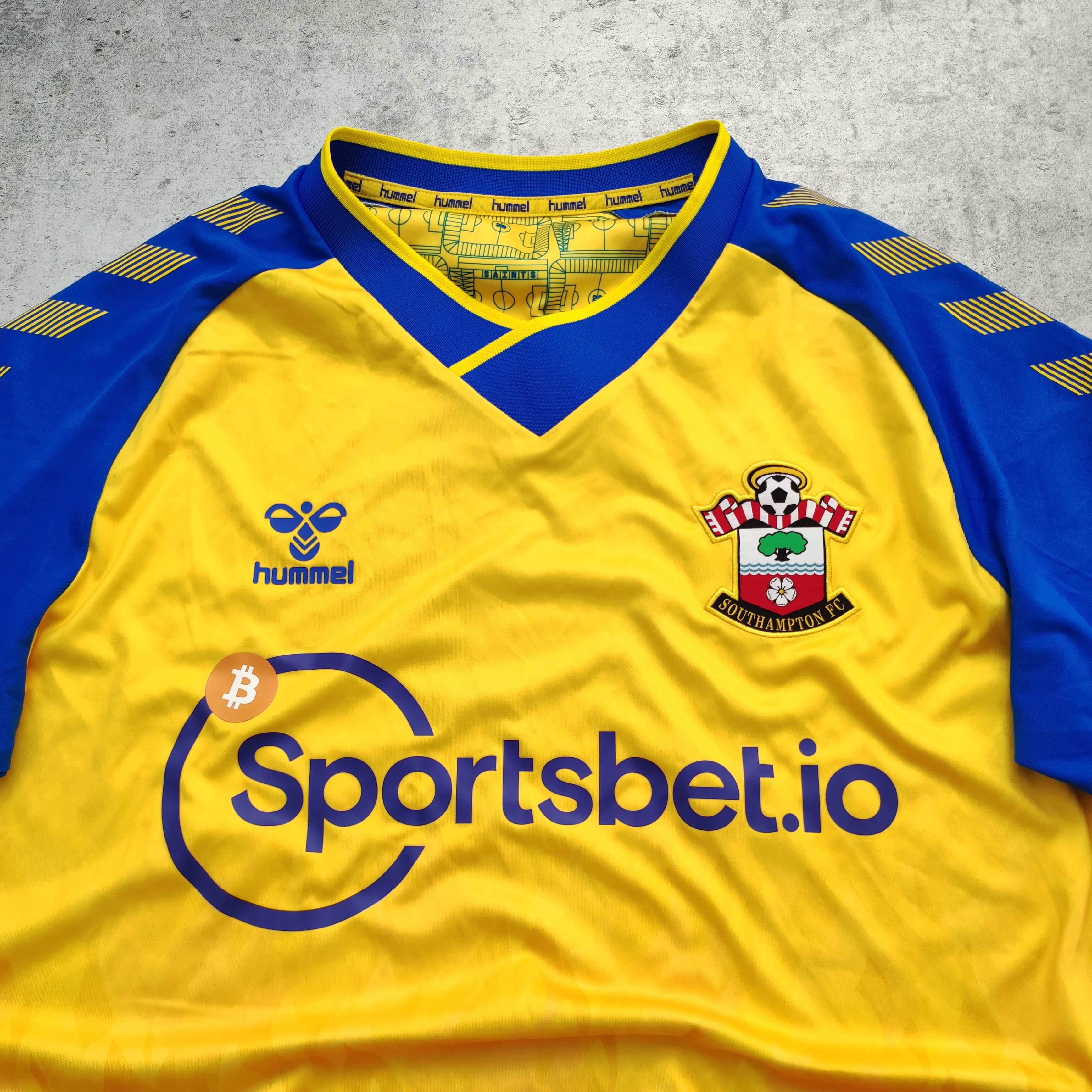 Vintage RARE 2021 Football Southampton FC Hummel Away Jersey Size US L / EU 52-54 / 3 - 4 Thumbnail