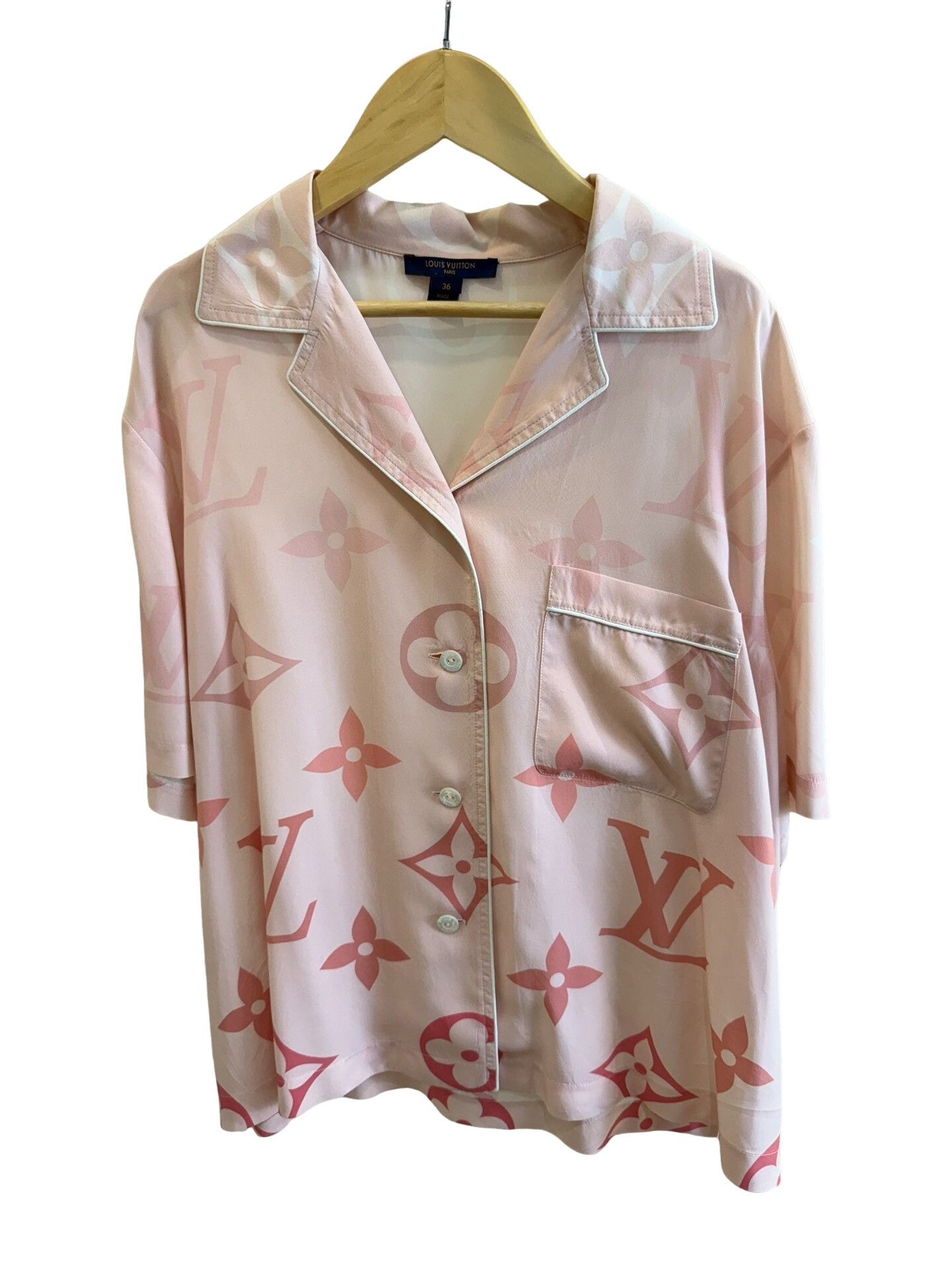 Louis Vuitton Louis Vuitton Monogram Silk Short Sleeve Shirt 36 Size XS / US 0-2 / IT 36-38 - 1 Thumbnail