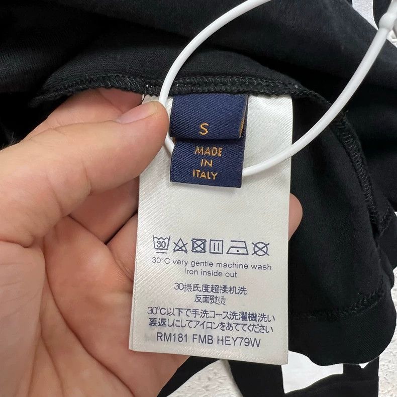 Louis Vuitton Louis Vuitton Side sleeve logo long-sleeve T-shirt Size US S / EU 44-46 / 1 - 4 Thumbnail