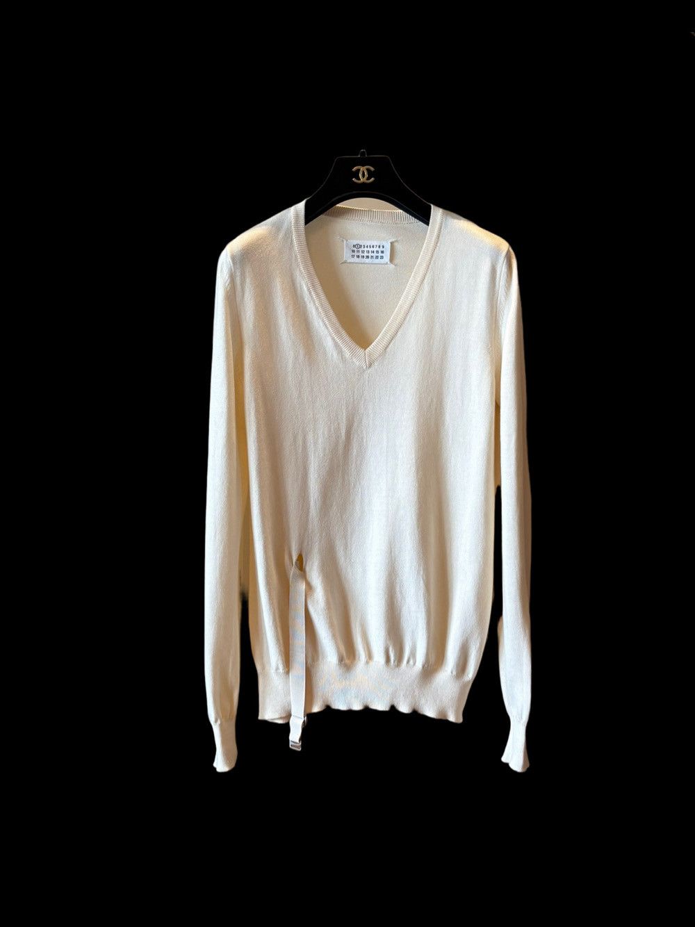 Maison Margiela Maison Margiela Buckled V-Neck Sweater Size M Size M / US 6-8 / IT 42-44 - 1 Thumbnail