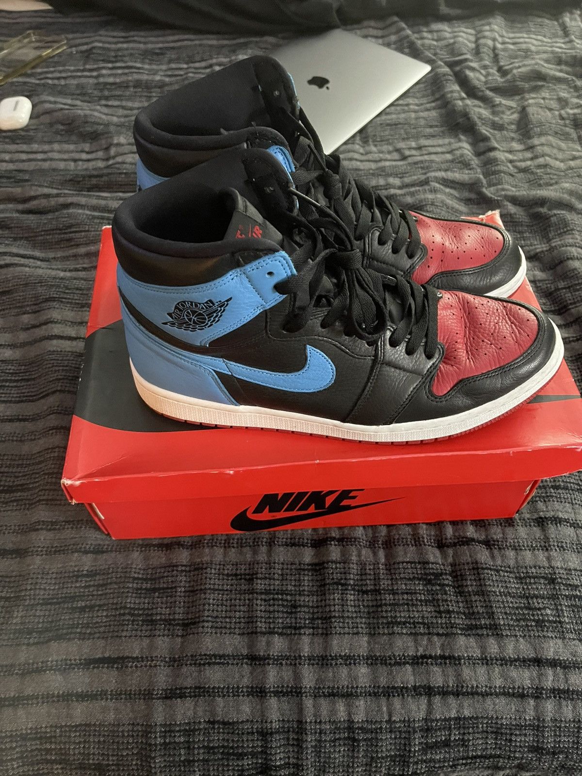 Jordan Brand WMNS AIR JORDAN 1 HIGH OG Nc to Chi Size US 11.5 / EU 44-45 - 3 Thumbnail
