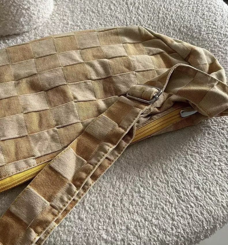 Japanese Brand 2000s aesthetic outdoor checkerboard messenger bag hobo bag Size ONE SIZE - 6 Thumbnail
