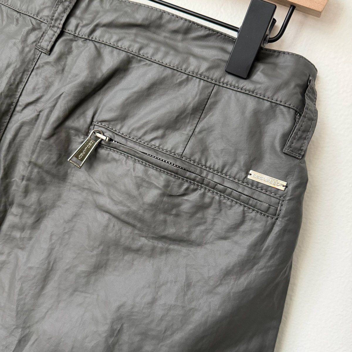 Dsquared2 Dsquared2 gray cargo shorts size 48/32 Size US 32 / EU 48 - 7 Thumbnail