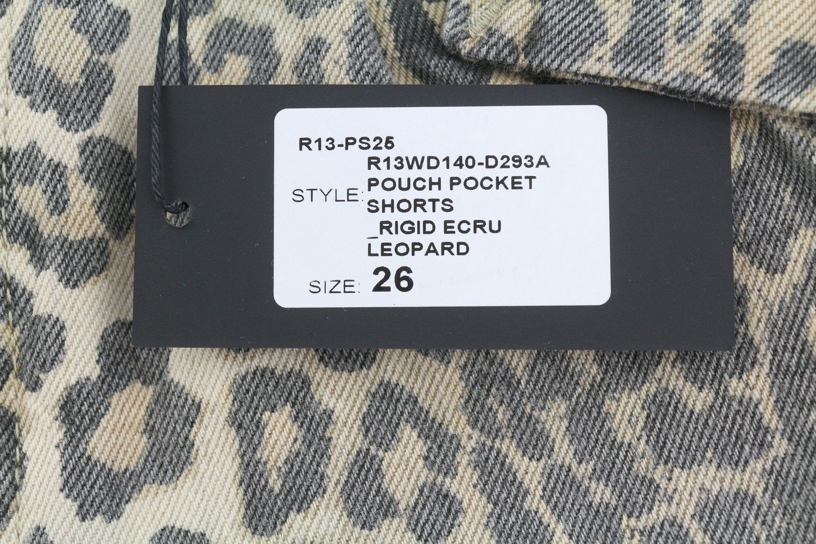 R13 POUCH POCKET 26 Ecru Leopard Button Shorts 89423 Size 26" / US 2 / IT 38 - 9 Thumbnail