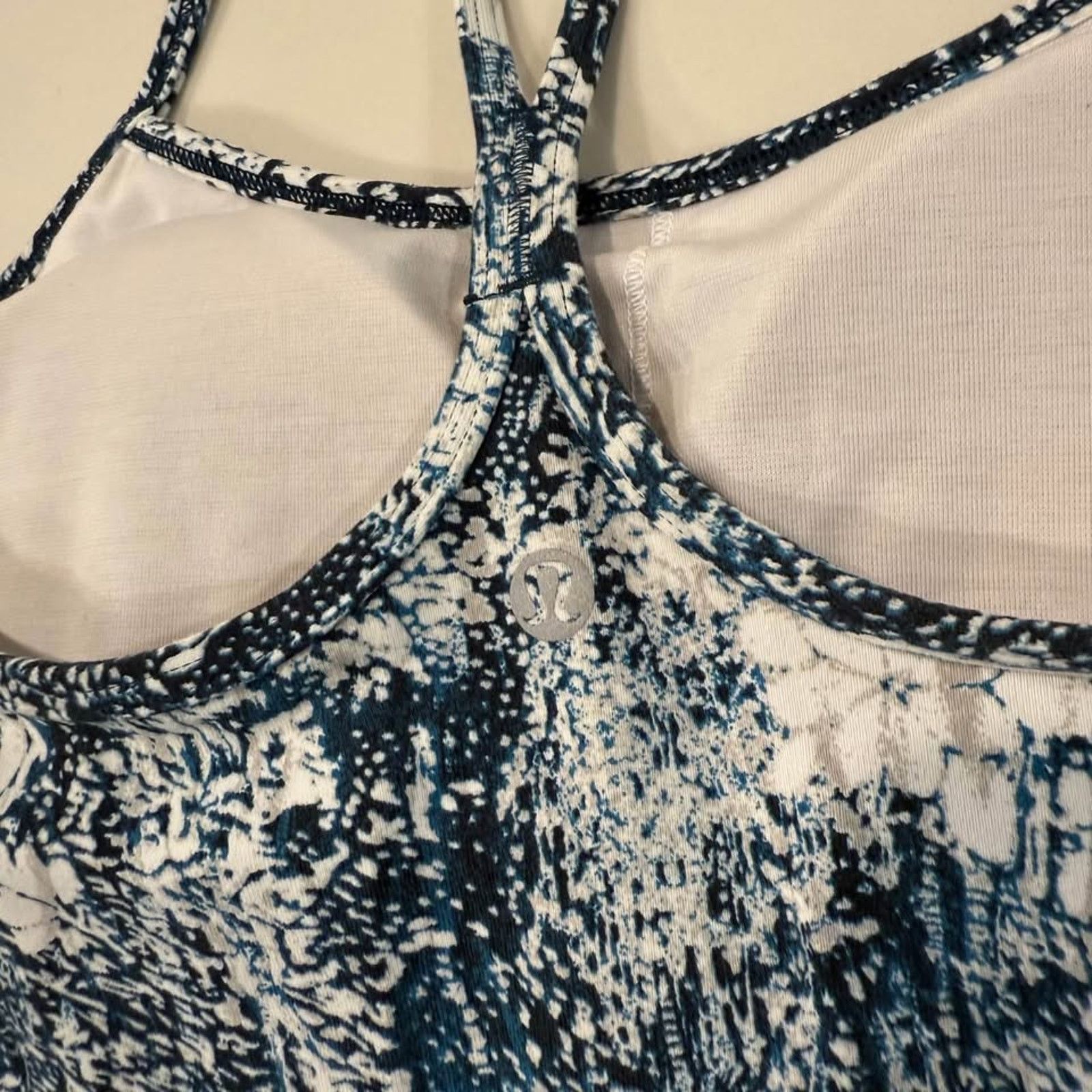 Lululemon Lululemon Power Y Padded Tank Top Women's 6 Luon Wildwood Size M / US 6-8 / IT 42-44 - 6 Thumbnail