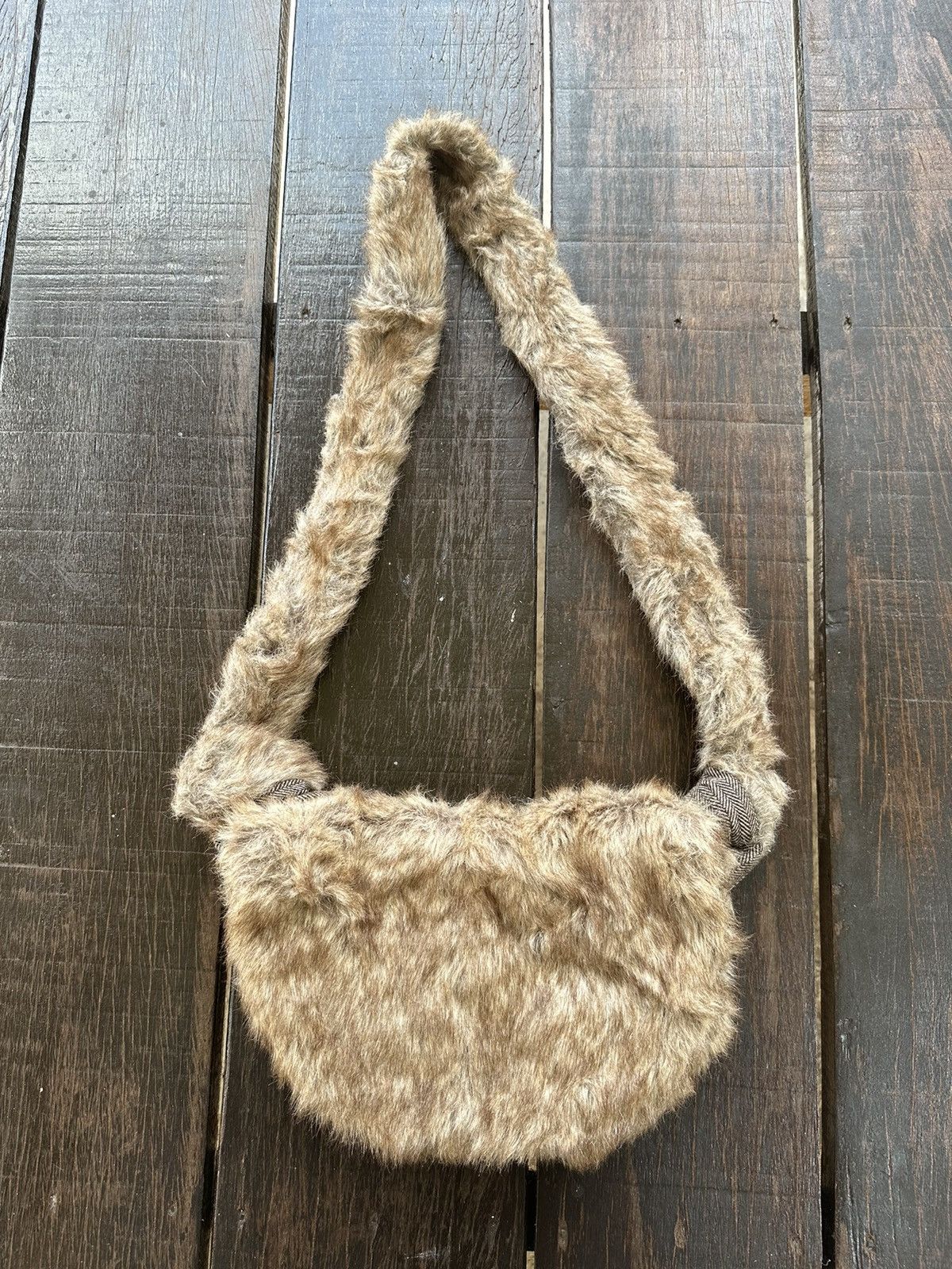Issey Miyake × Ne-Net Ne-net faux fur shoulder bag in brown | Grailed