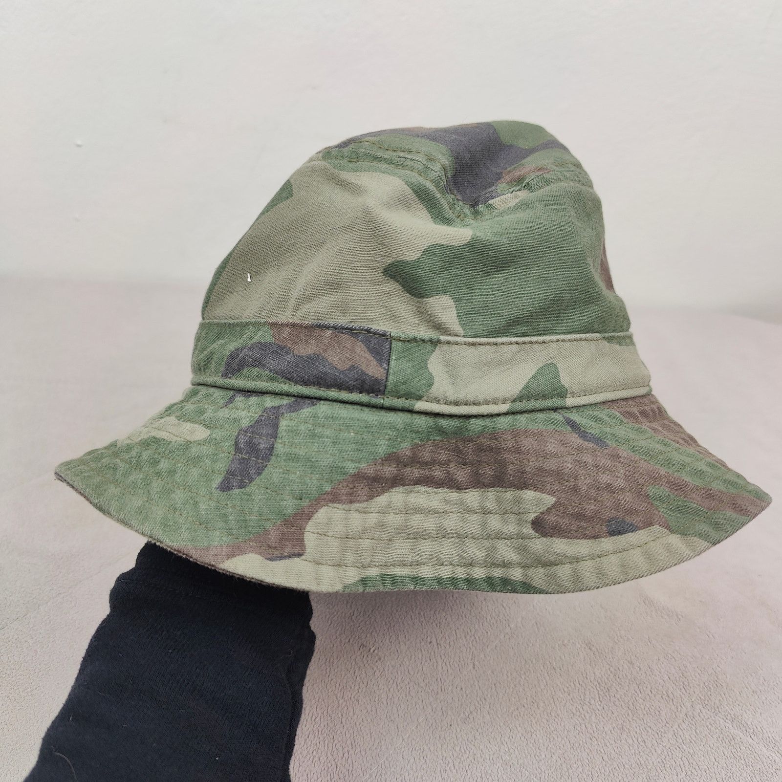 Aritzia Aritzia TNA Bucket Hat Womens Small Medium Green Camo Size ONE SIZE - 3 Thumbnail