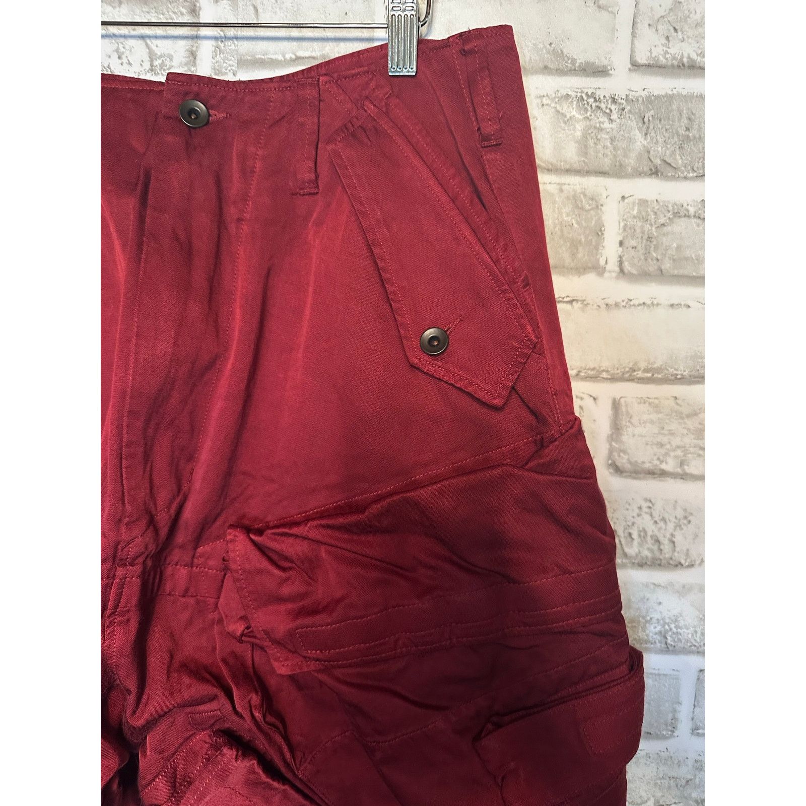 Julius FW23 Elytra Red Gasmask Cargo Pants size 1 Tatsuro Horikawa Size US 34 / EU 50 - 8 Thumbnail