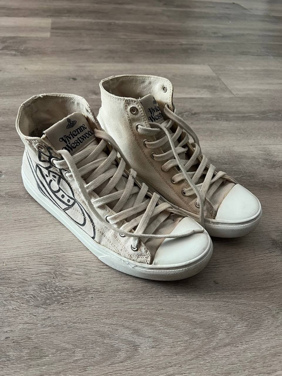 Vivienne Westwood Vivienne Westwood aw84 “witches” triple