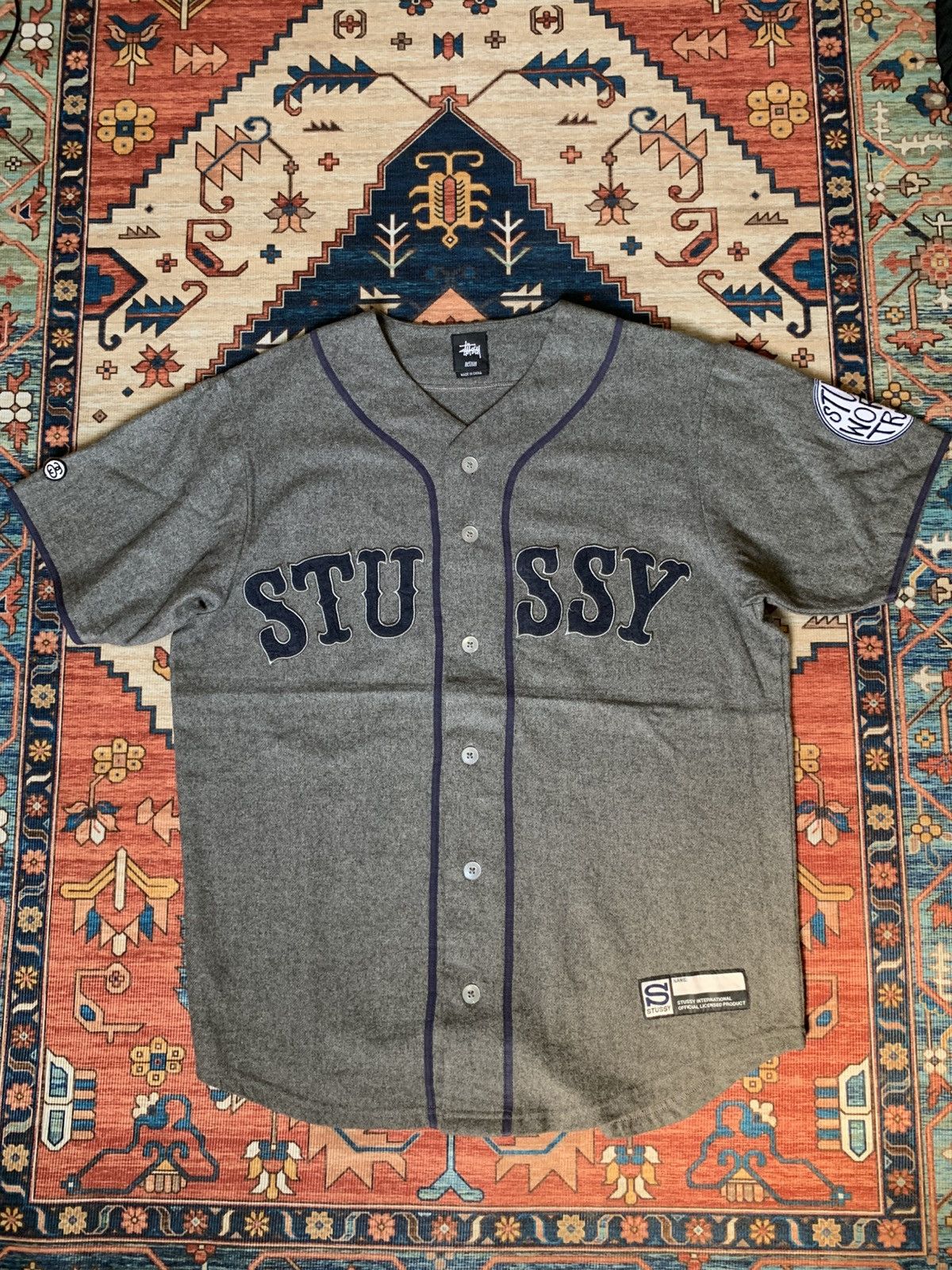 Stussy Vintage Stussy Baseball Jersey Big Logo Grey T-shirt Size US L / EU 52-54 / 3 - 1 Thumbnail