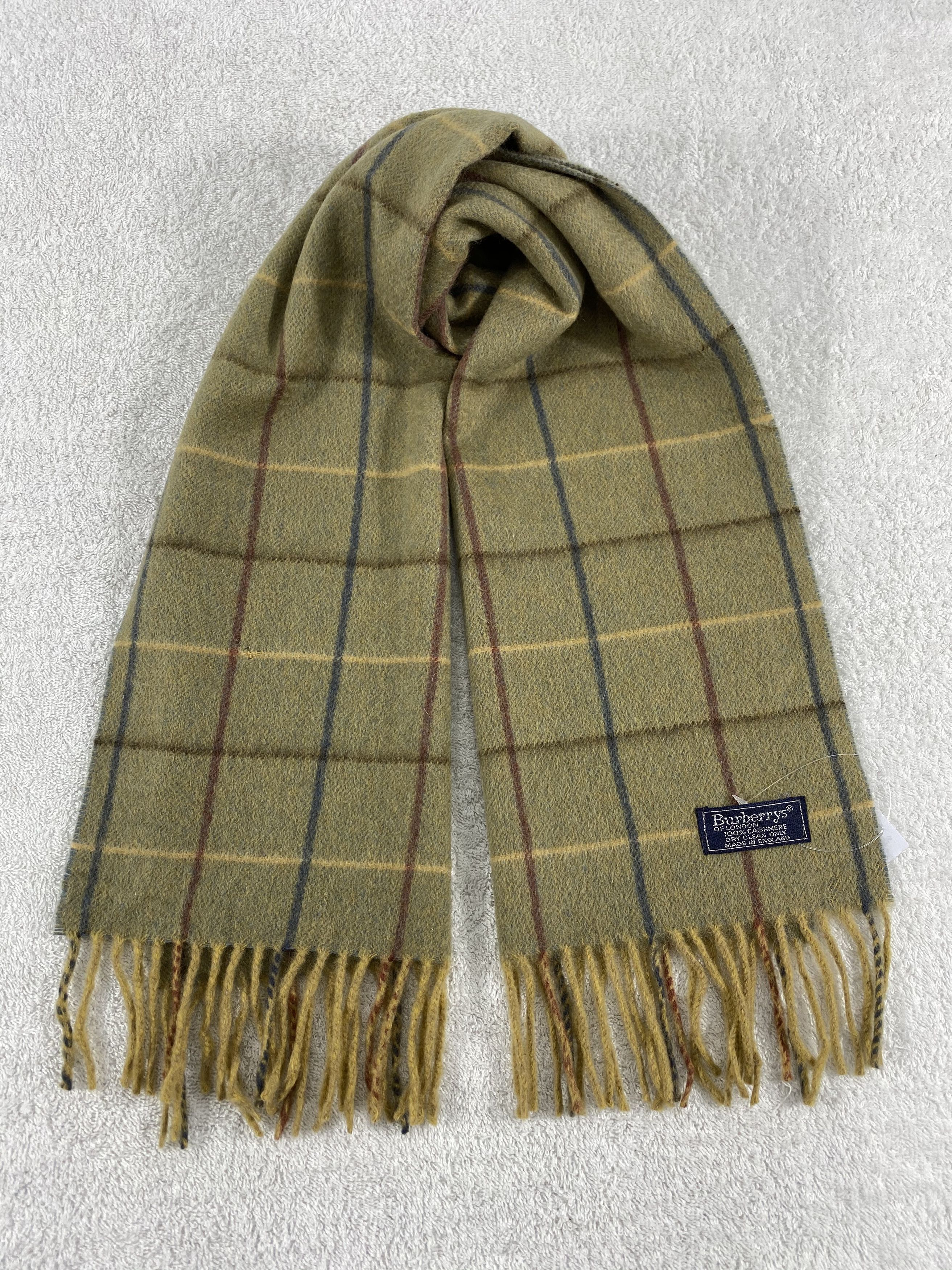 Burberry Vintage Burberry Scarf/Muffler/Neckwear MF637 Size ONE SIZE - 1 Thumbnail