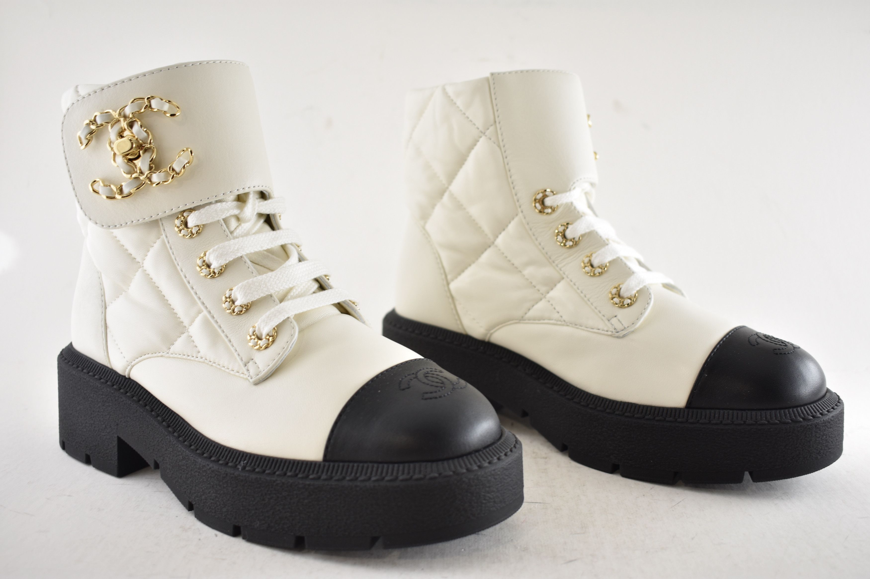 Chanel Chanel 24B CC Combat Black Platform Ankle Short Boots 37c Size US 7 / IT 37 - 5 Thumbnail