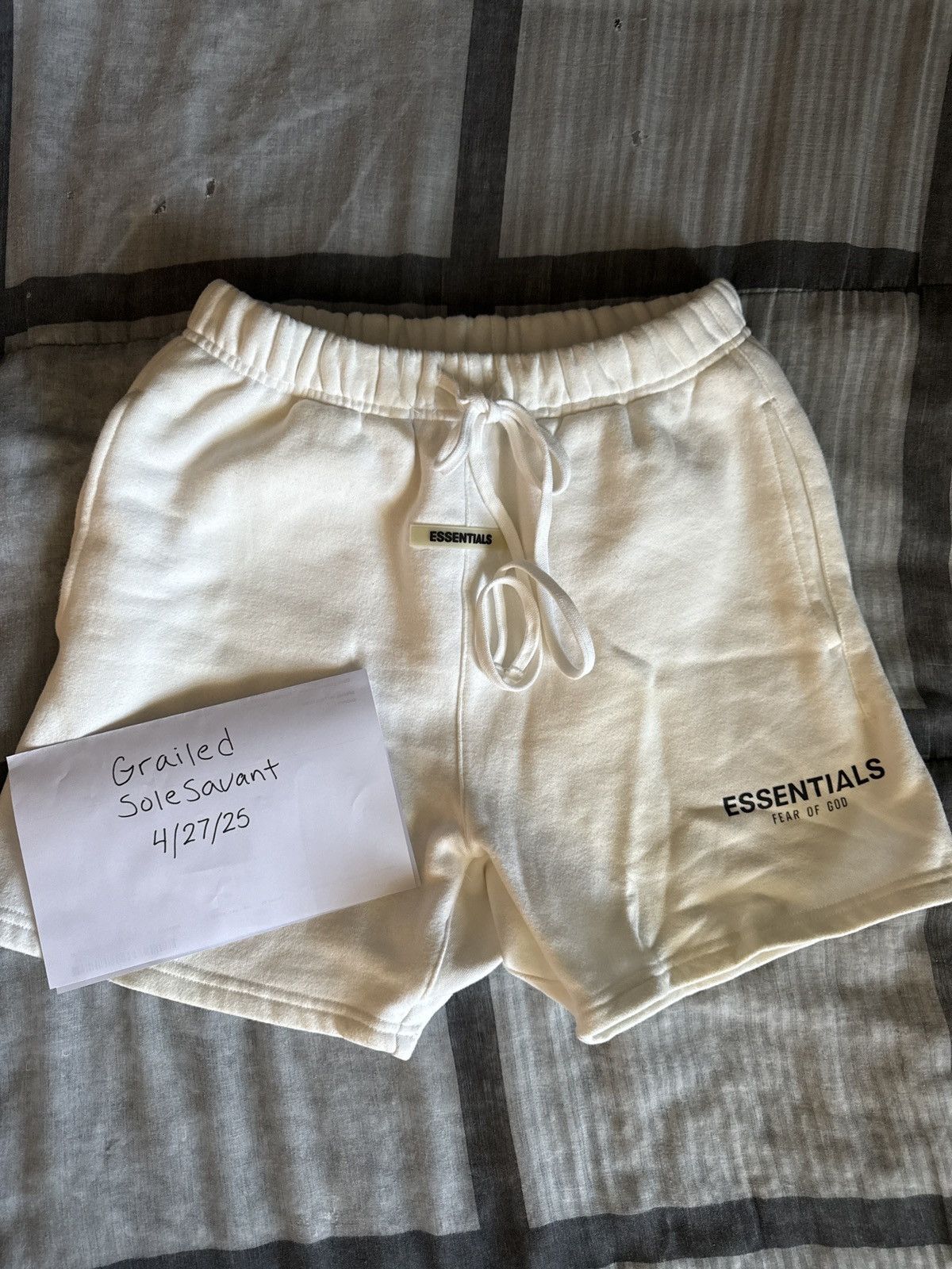 Essentials Fear of God Essentials Sweat Shorts White Size US 30 / EU 46 - 1 Thumbnail