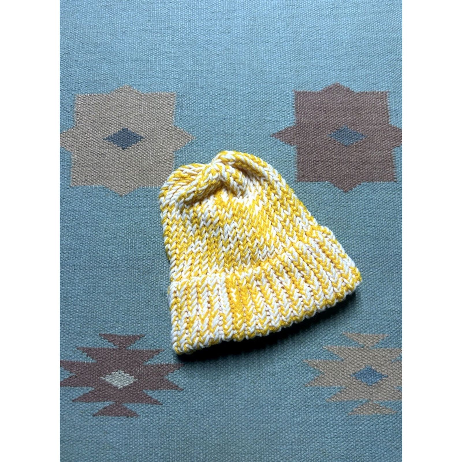 Vintage VINTAGE HaT Beanie Skull Cap Women's One Size White Yellow 2 Tone Crochet Winter Hat Size ONE SIZE - 2 Thumbnail