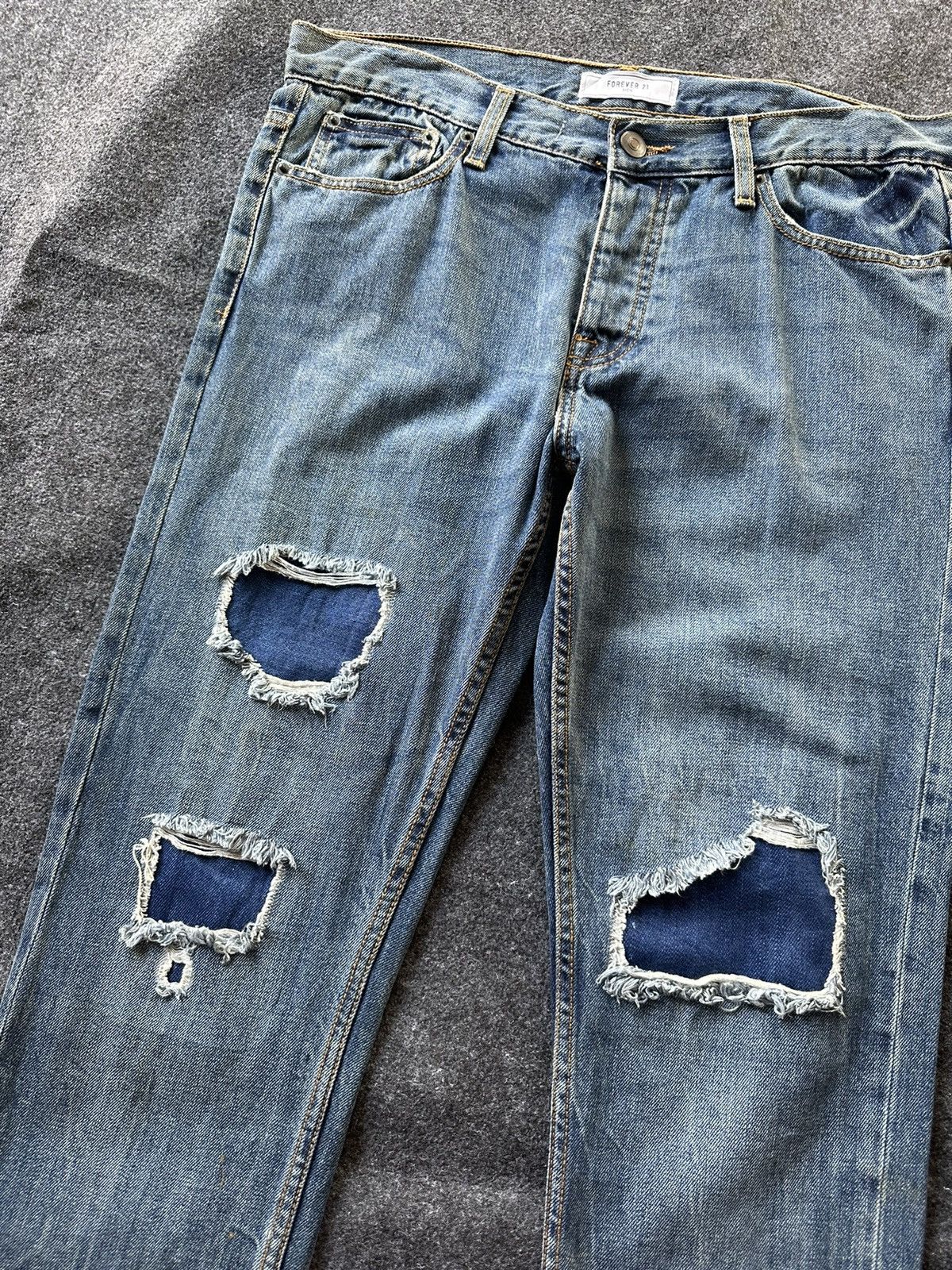 Forever 21 Forever 21 Patchwork Slim Distressed Denim D115 Size US 33 - 3 Thumbnail