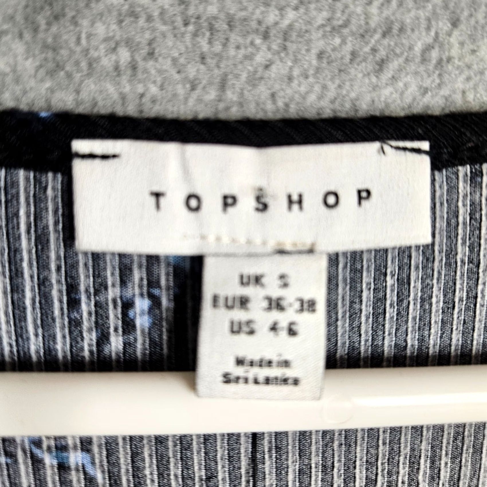 Topshop Topshop Women's Dress Blue Floral Printed V-neck Bell Sleeve A-Line Size 4-6 Short Sleeve Bodice Bell Sleeve Casual Adult Womens Size S / US 4 / IT 40 - 5 Thumbnail