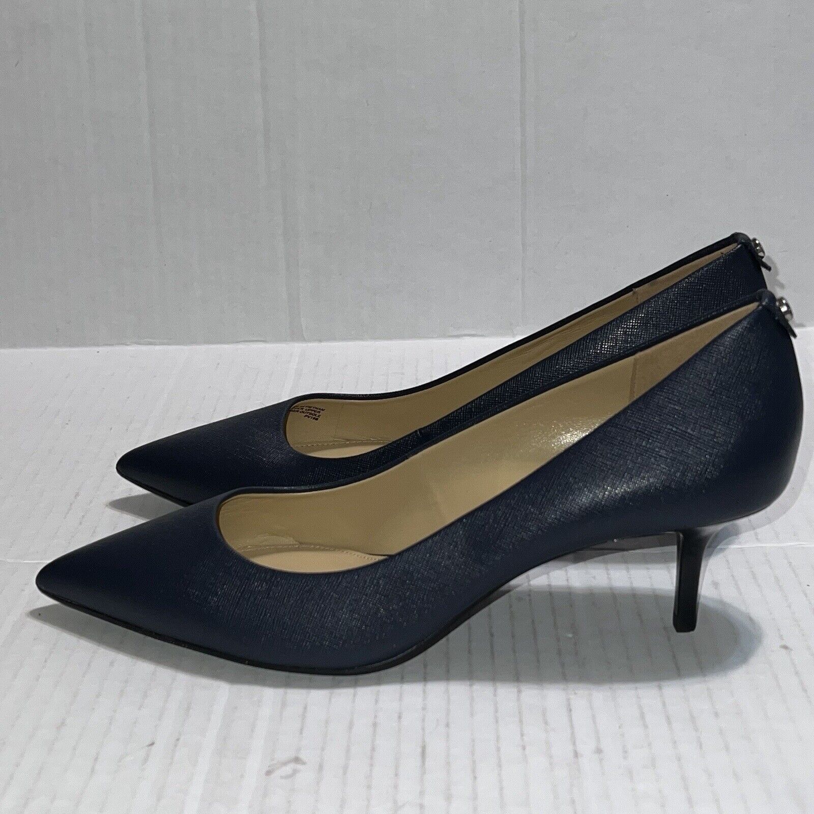 Michael Kors Michael Kors Alina Size 10M Blue Leather Heels PV19B Size US 10 / IT 40 - 9 Thumbnail