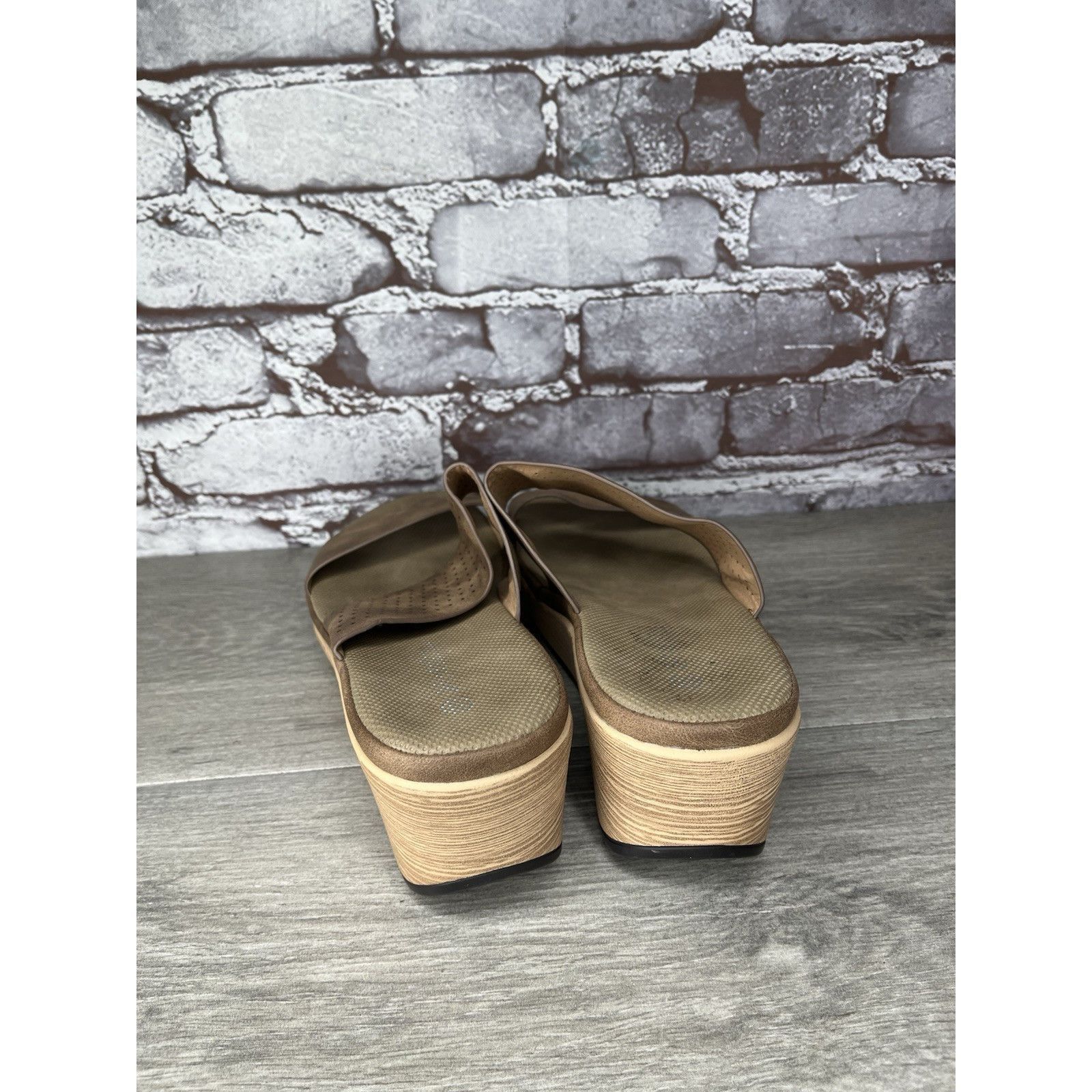 Patricia Rae Patrizia Brown Leather Perforated Slip On Wedge Sandals Wome Size US 10.5 / IT 40.5 - 7 Thumbnail