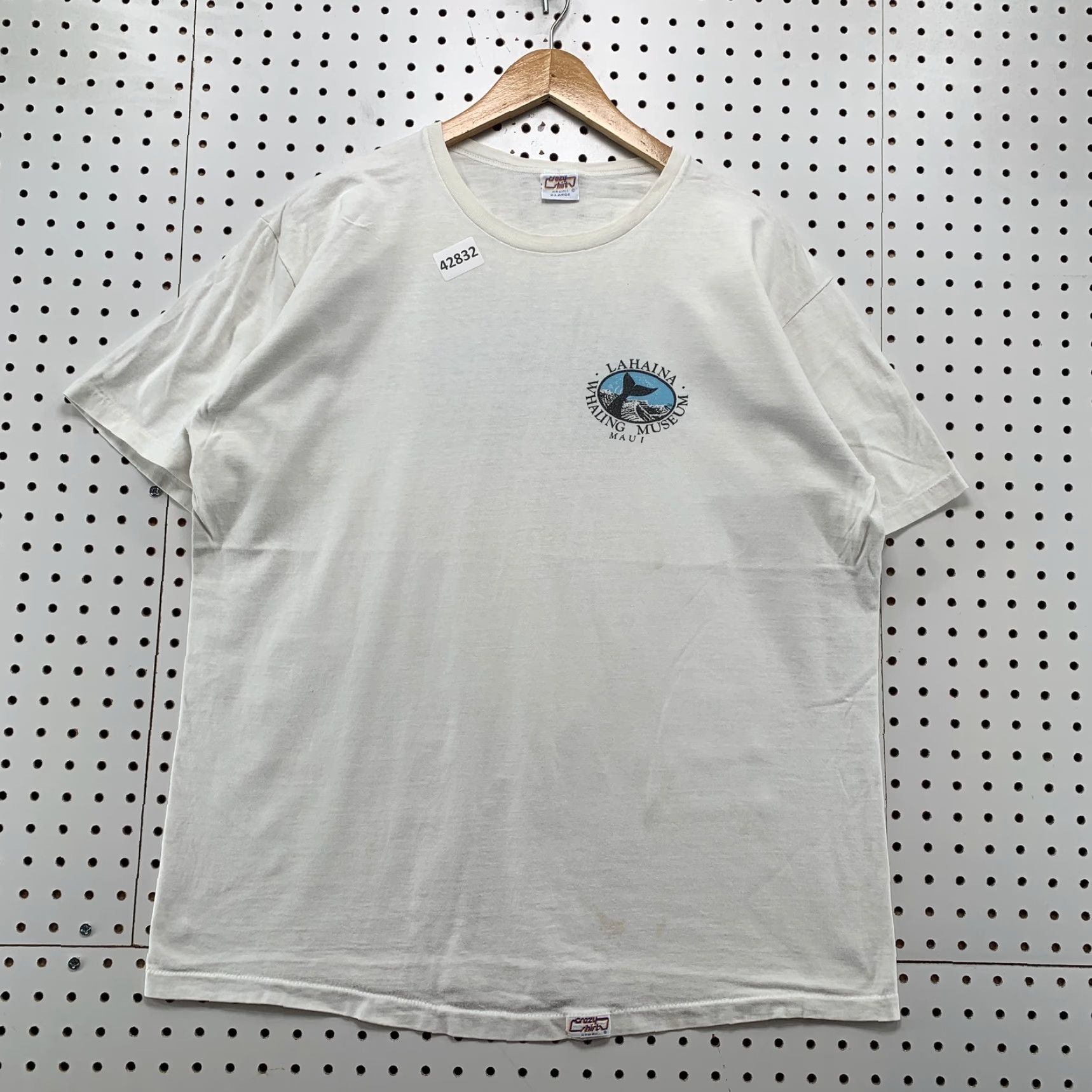 Vintage VINTAGE Crazy Shirt Lahaina Whaling Museum Maui Shirt Mens XL White 90s Tee Mens XL White 90s Vintage Size US XL / EU 56 / 4 - 2 Thumbnail