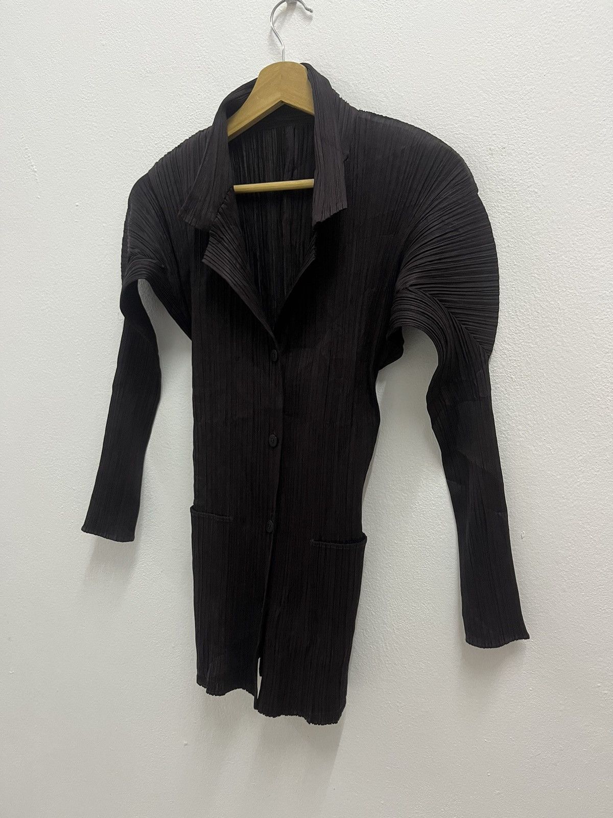 Pleats Please Issey Miyake Pleats Please Button Shirt Size S / US 4 / IT 40 - 2 Thumbnail