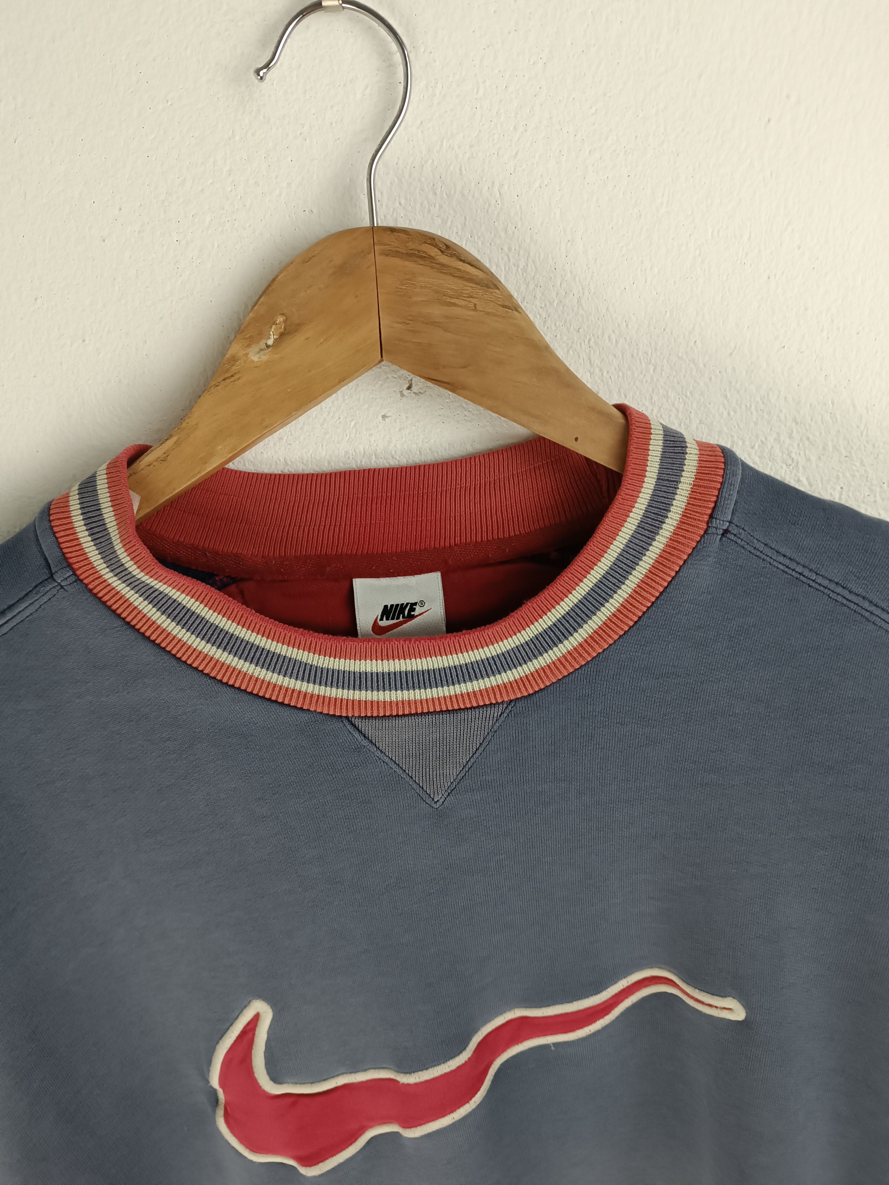 Nike VINTAGE 90'S FADED NIKE SWOSH SWEATSHIRT CREWNECK Size US L / EU 52-54 / 3 - 9 Thumbnail