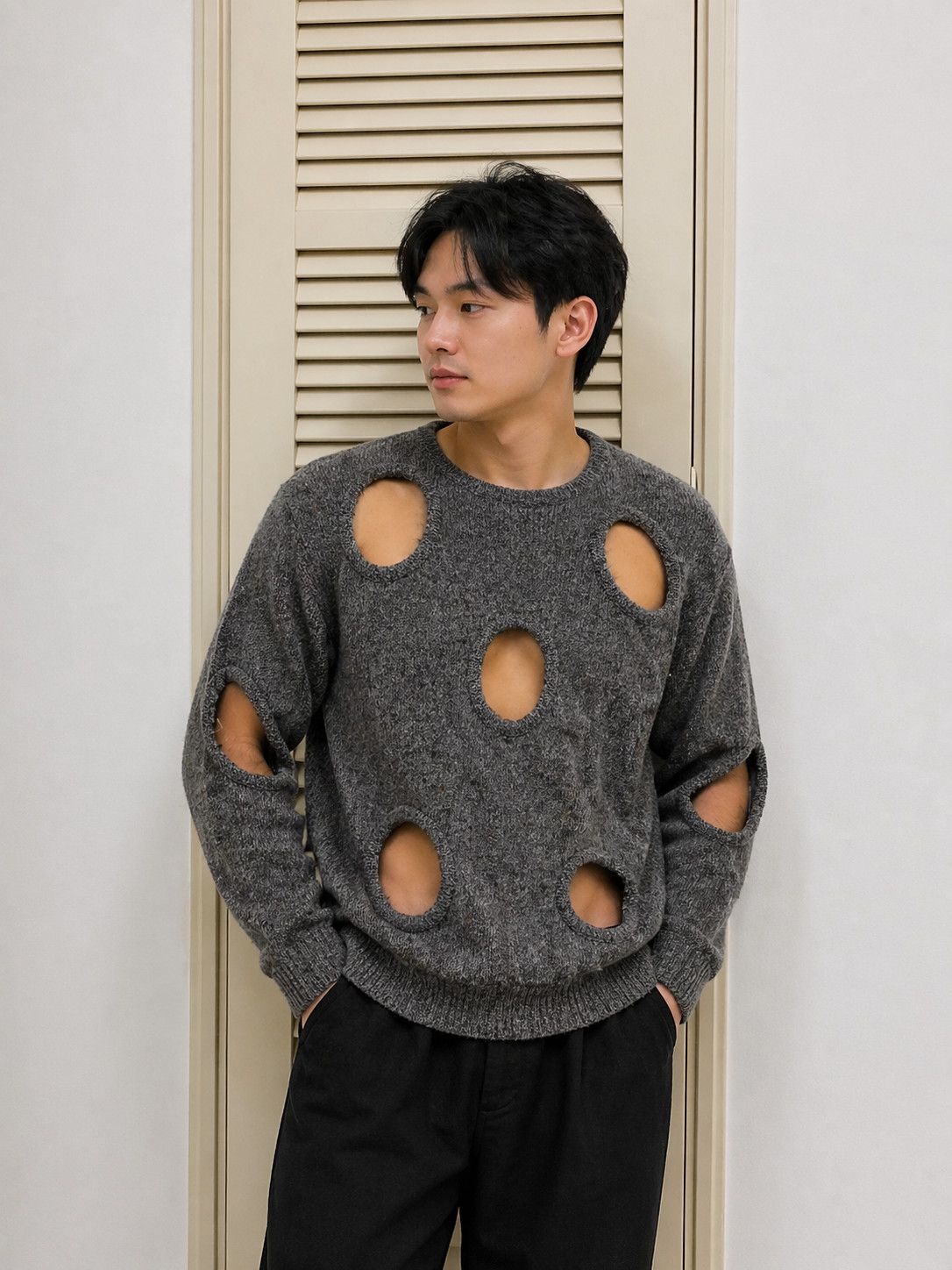 Moschino Summer Moschino ‘Holes’ Virgin Wool Sweater Size US M / EU 48-50 / 2 - 1 Thumbnail