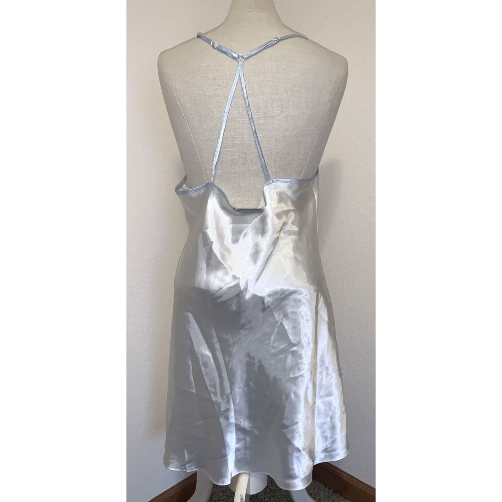 Vintage Linea Donatella Robe Nightie SET Ivory Satin Wrap Belted Embroidered 2-piece MRS Women's L Adjustable straps NWT Size ONE SIZE - 5 Thumbnail