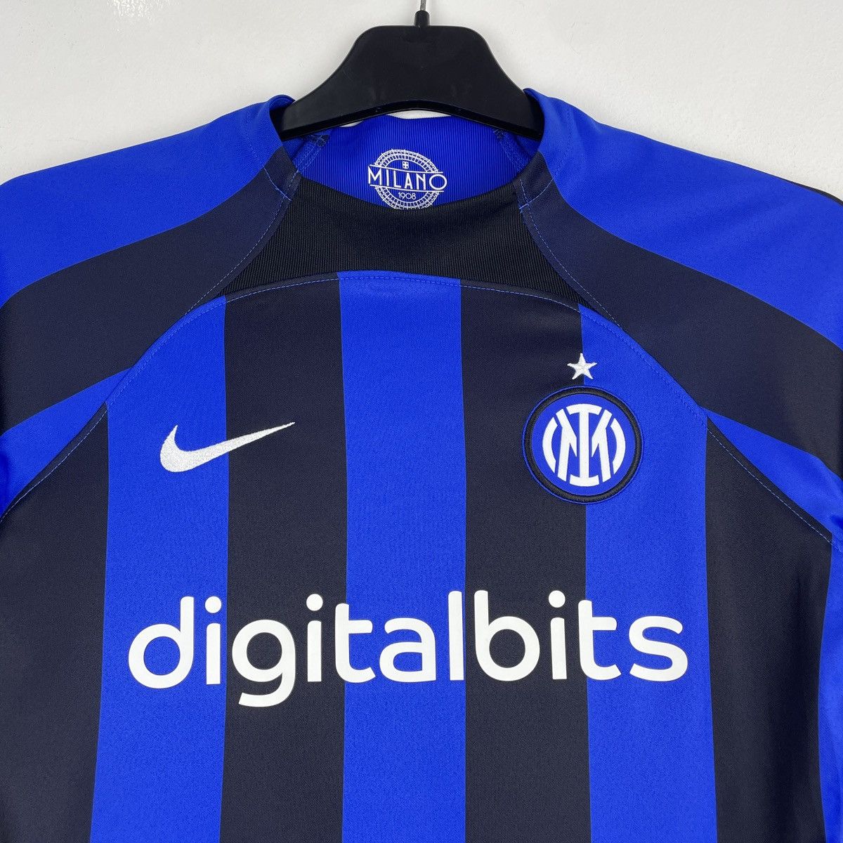 Nike Inter Milan Lautaro Martinez Home Jersey Women’s 2022/2023 Size S / US 4 / IT 40 - 3 Thumbnail