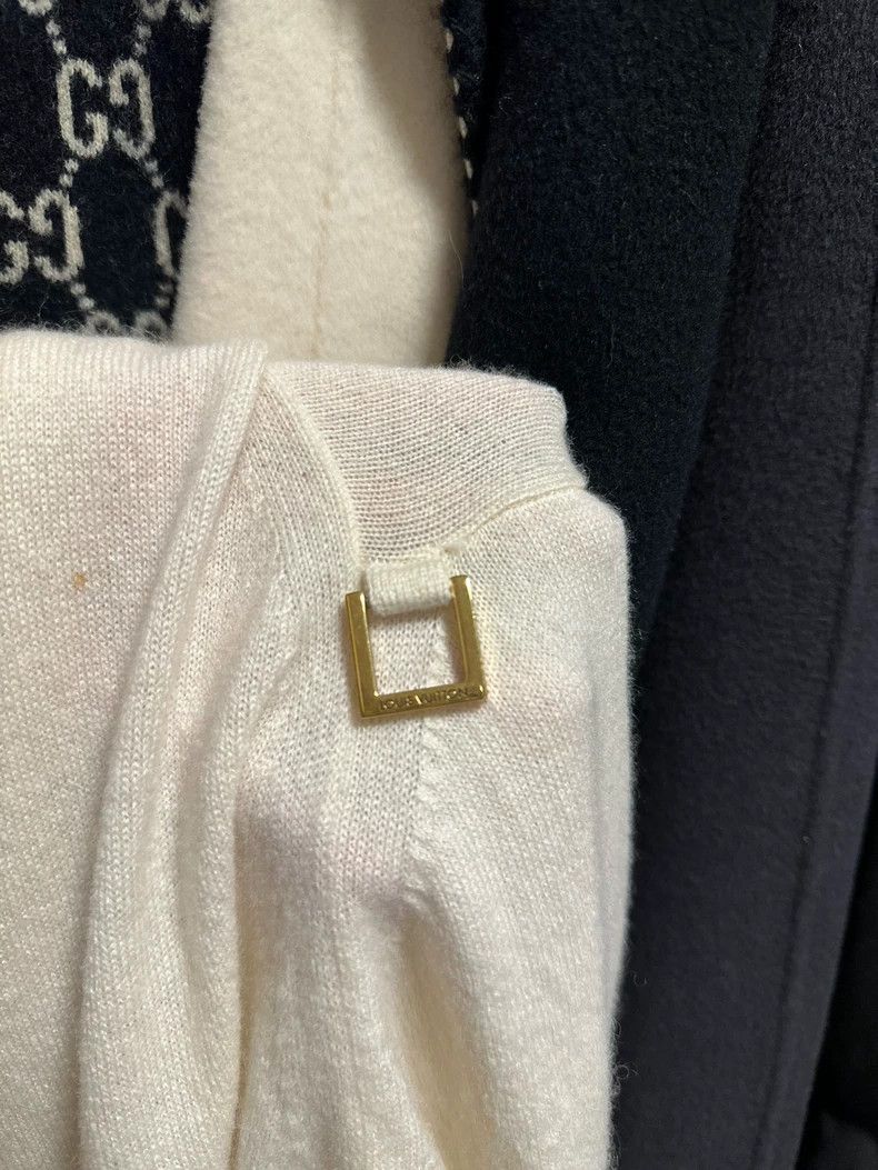 Louis Vuitton Louis Vuitton Cashmere Thin V-Neck Pullover long sleeves 25 Size US M / EU 48-50 / 2 - 6 Thumbnail