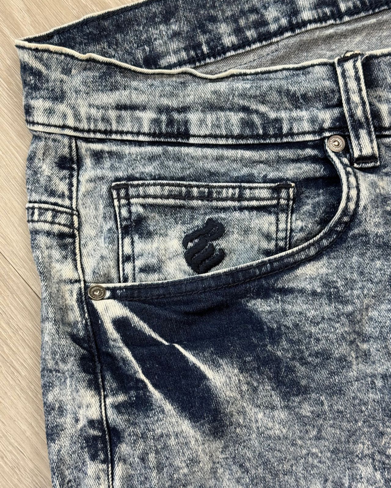 Rocawear Vintage Rocawear Acid Wash Denim Cargo Shorts - Size 41 Size US 41 - 8 Thumbnail