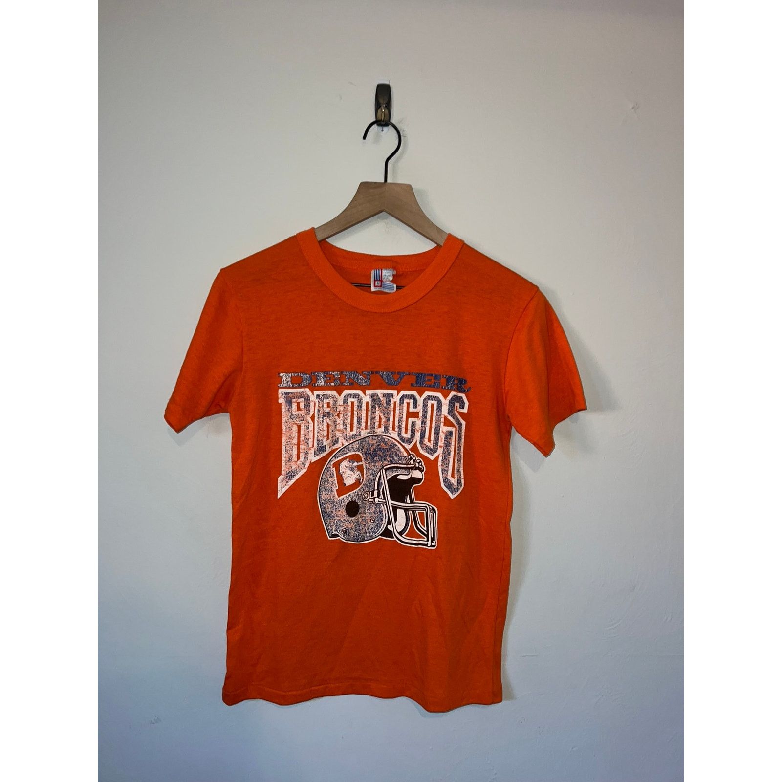 NFL 1980s Vintage Denver Broncos Faded NFL Football Shirt 80s M Size US M / EU 48-50 / 2 - 1 Thumbnail