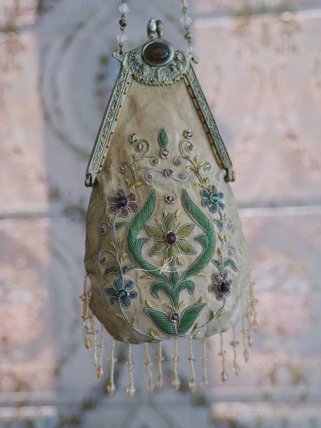 Vintage Vintage Art Nouveau Yellow Silk Embroidered Gem Frame Handbag Size ONE SIZE - 3 Thumbnail