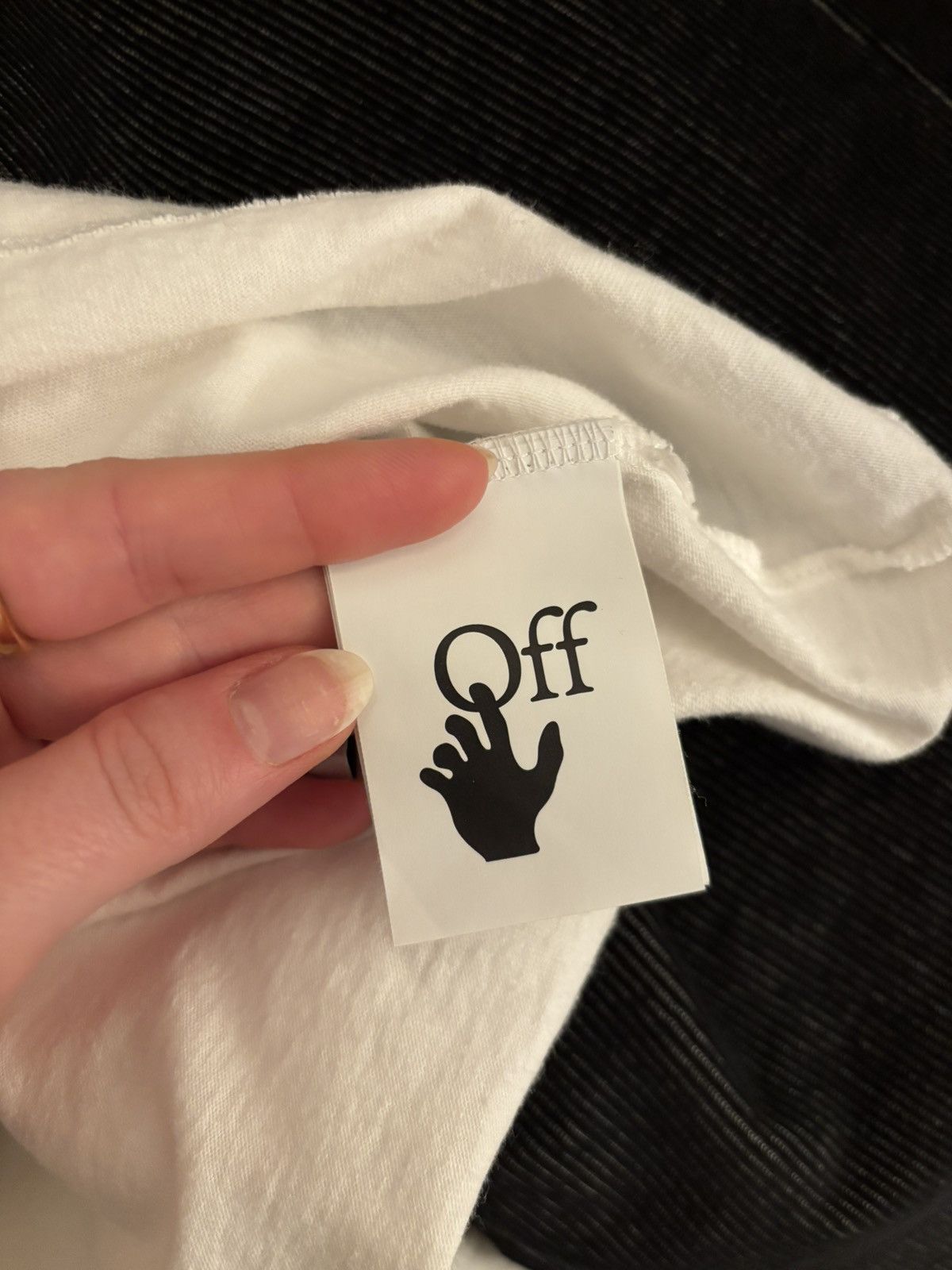 Off-White Off-White Men’s Caravaggio Arrow short-sleeve T-shirt Size Size US M / EU 48-50 / 2 - 7 Thumbnail