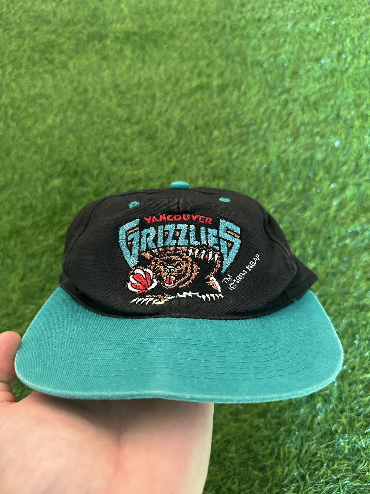 NBA Vintage nba vancouver grizzlies 1994 YOUTH KIDS hat Size ONE SIZE - 2 Thumbnail