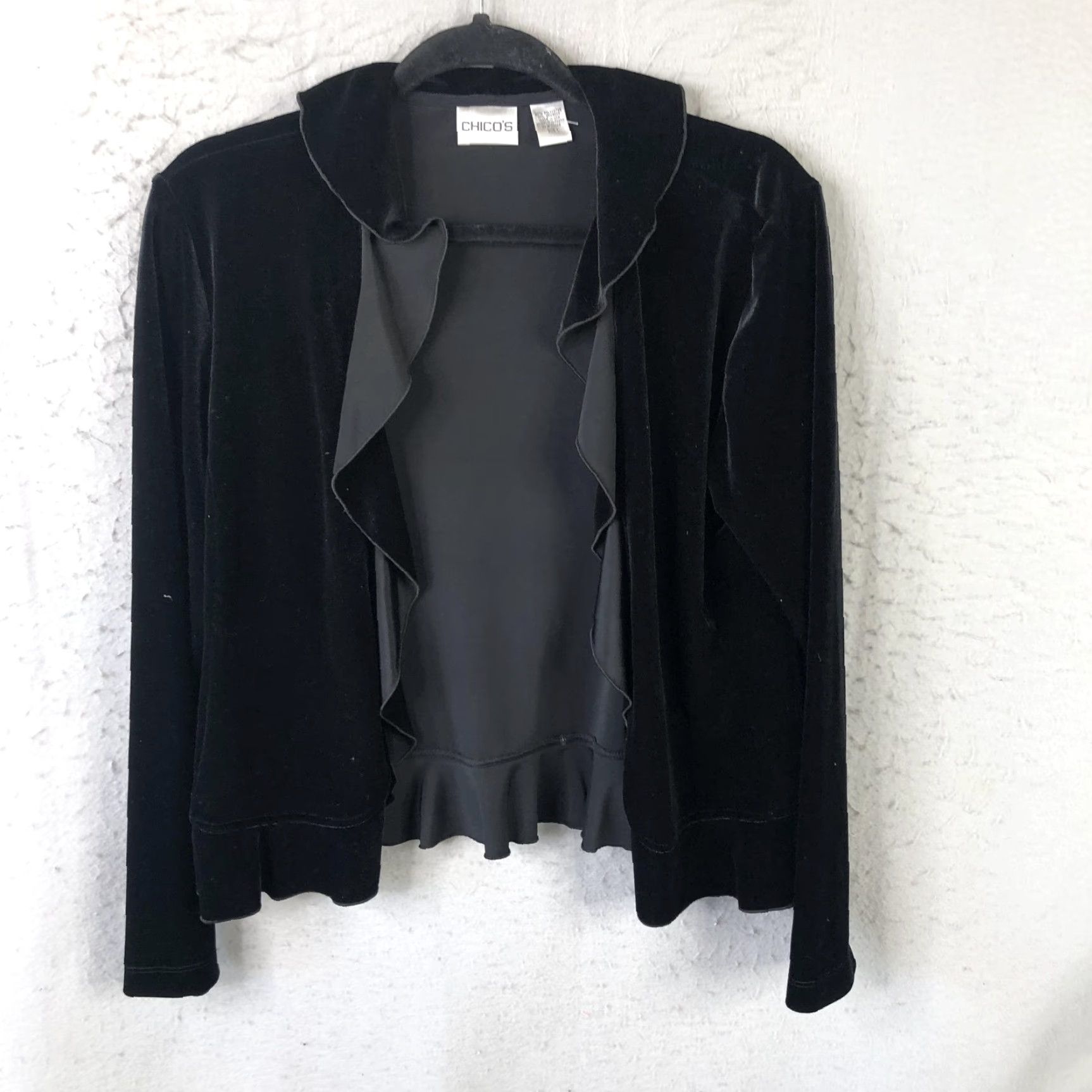 Vintage Chico's Jacket Womens Black Velvet Open Front Party Cocktail Holiday Ruffle Long Sleeve Short Hem Size 1 Size XS / US 0-2 / IT 36-38 - 2 Thumbnail
