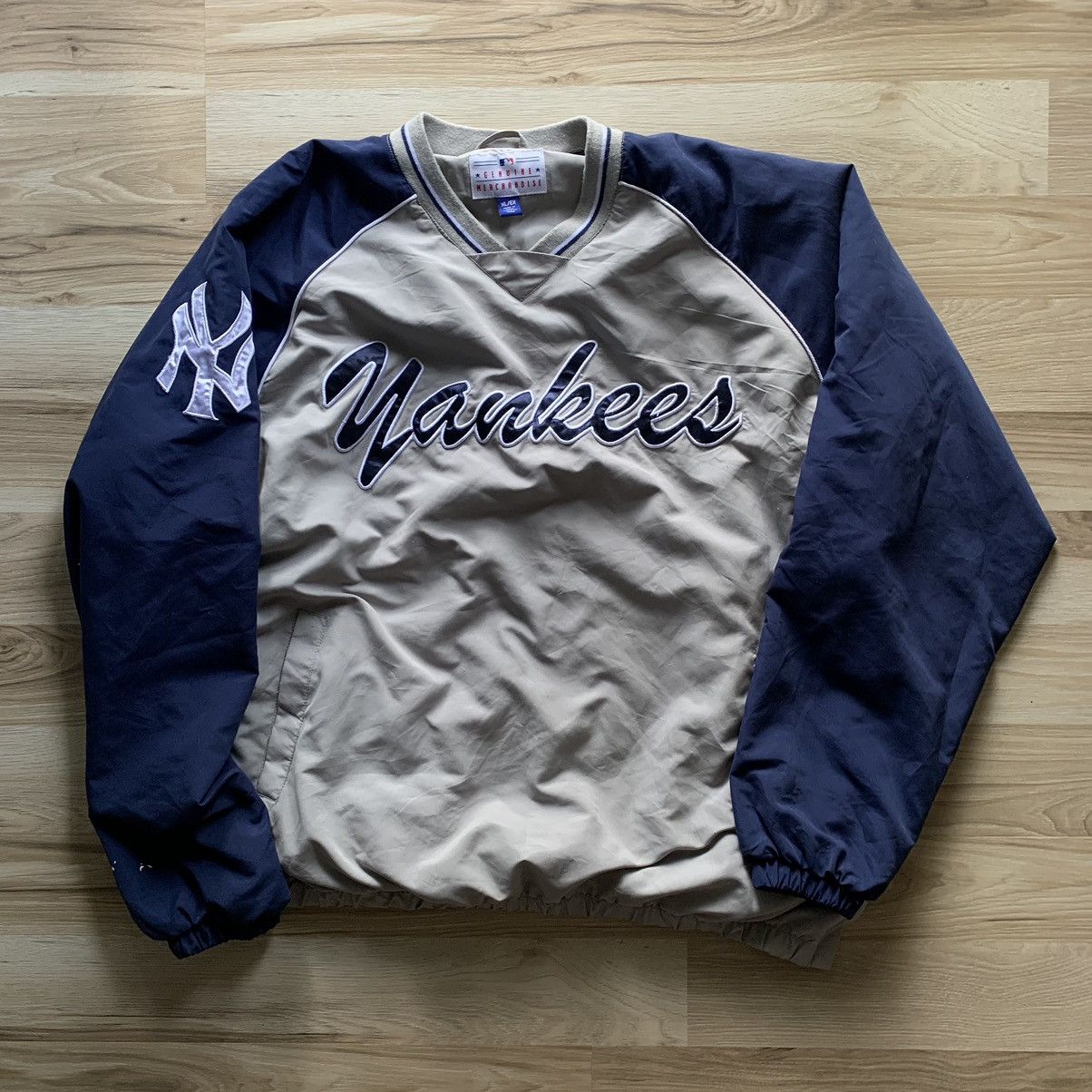 NY Yankees Baggy Essential Sports Crewneck Windbreaker Rare